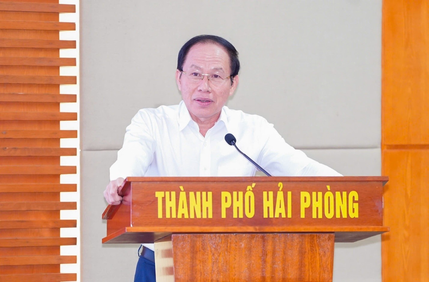 bi-thu-thanh-uy-le-tien-chau-pld-1728612225.jpg