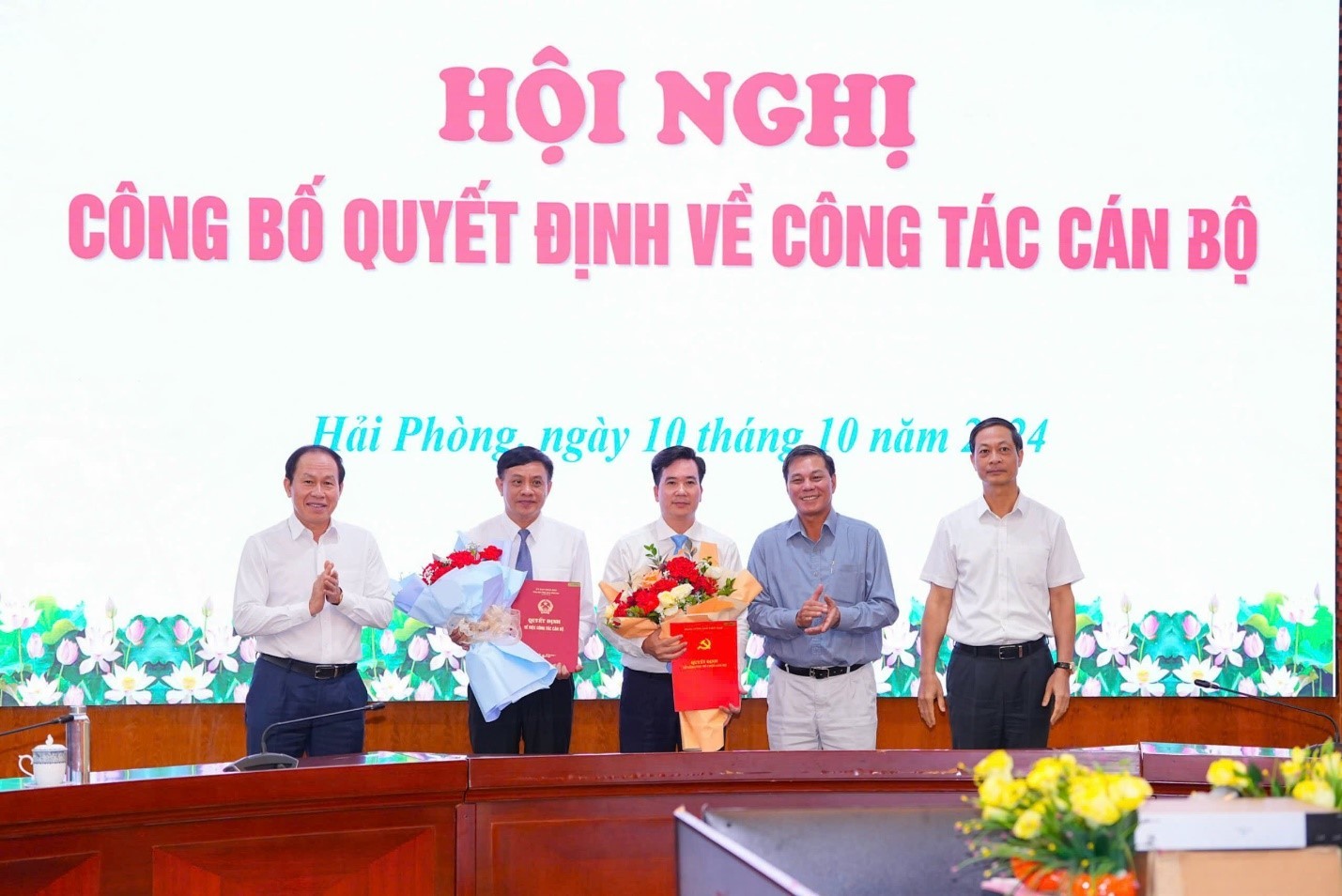 thuong-truc-thanh-uy-trao-quyet-dinh-pld-1728612225.jpg