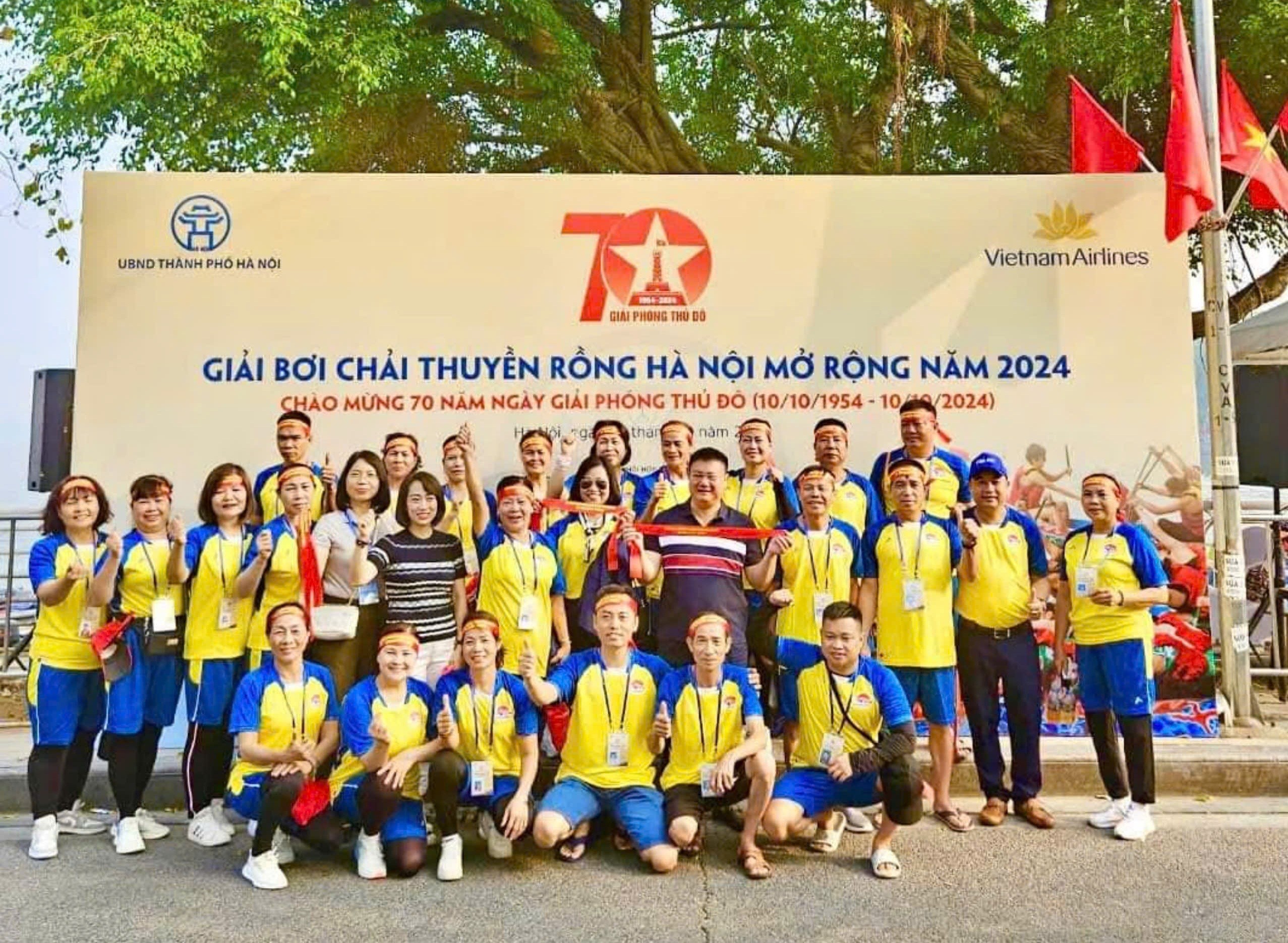 van-dong-vien-tham-gia-boi-chai-thuyen-rong-pld-1728825926.jpg