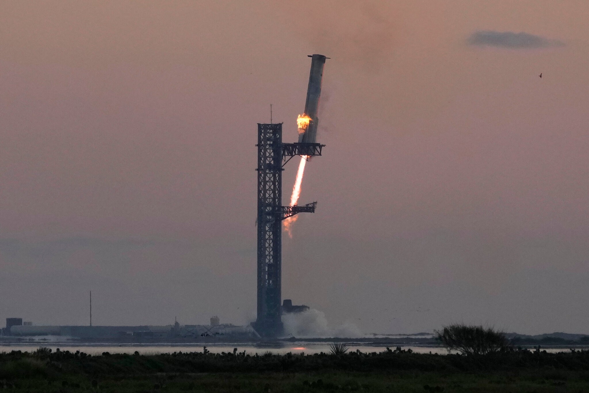 13spacex-starship-header-945-lpzm-superjumbo-1729201604.jpg