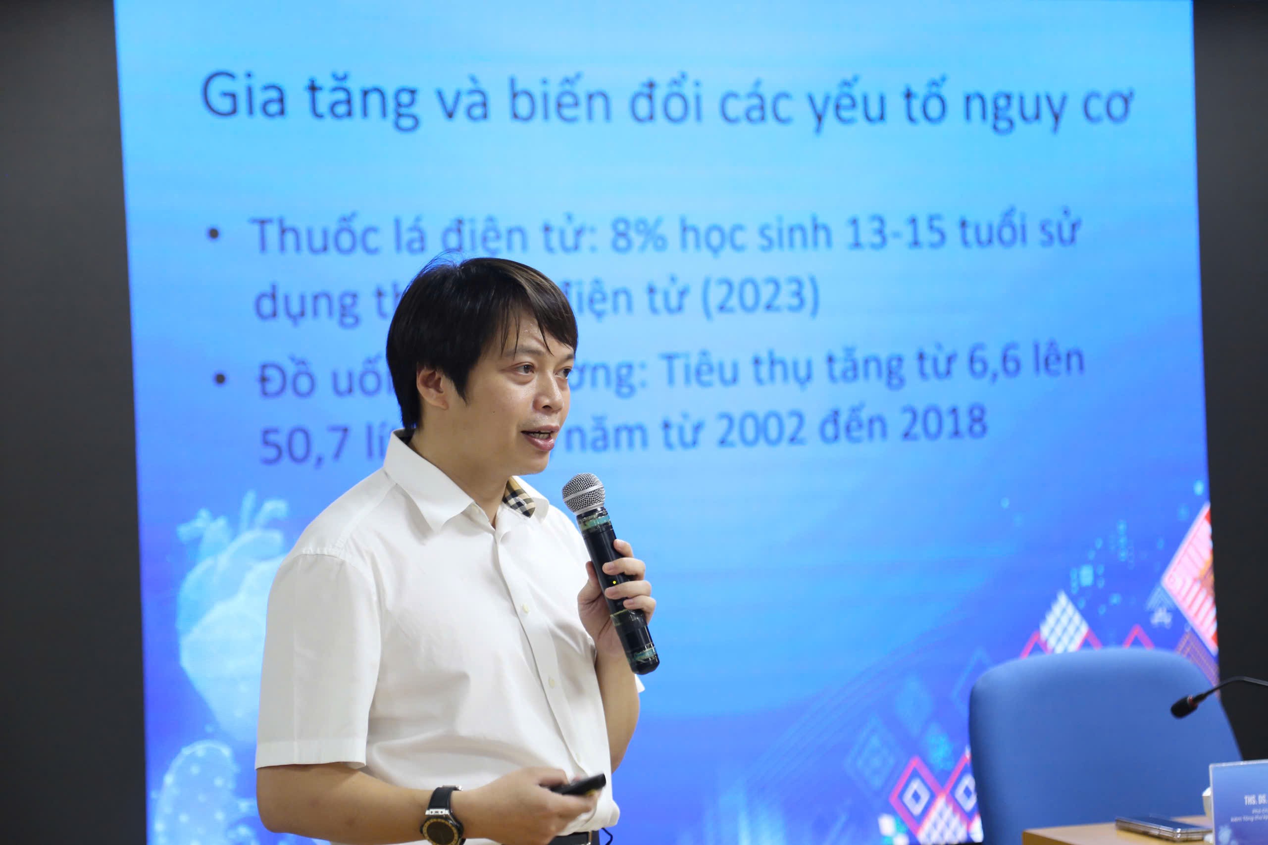 ganh-nang-benh-man-tinh-pld-1731494643.jpg