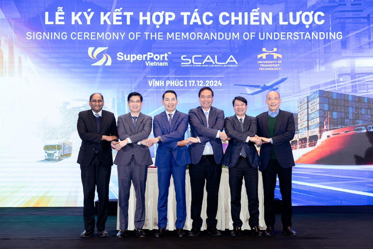 viet-nam-superport-truong-dai-hoc-cong-nghe-giao-thong-van-tai-cung-hoc-vien-chuoi-cung-ung-va-logistics-singapore-hop-tac-thanh-lap-phong-thi-nghiem-logistics-tien-tien-va-trien-khai-cac-sang-1734654080.JPG