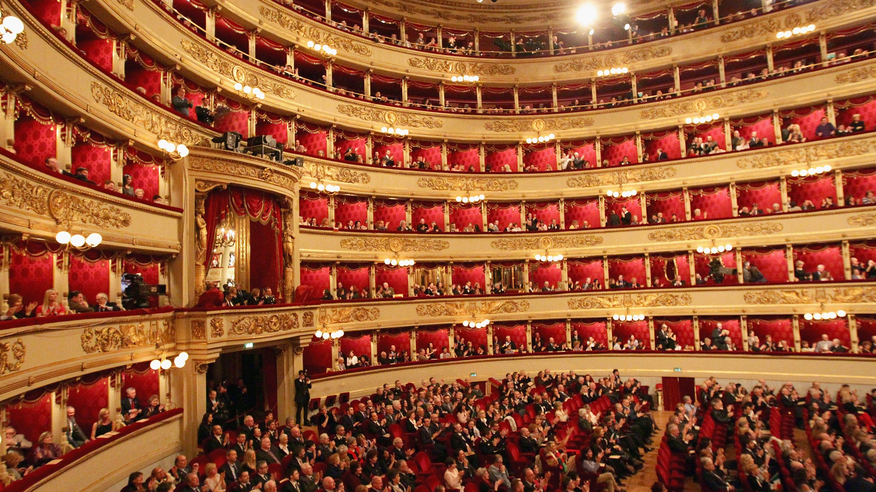 2-nha-hat-la-scala-1747385449.jpeg