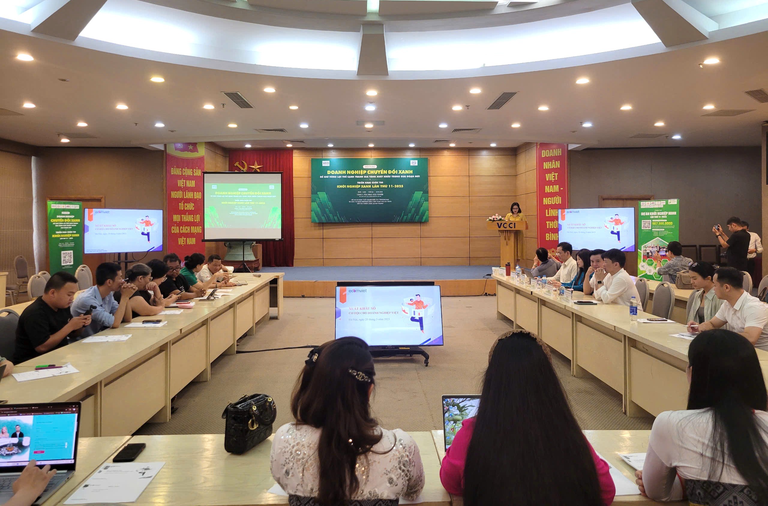doanh-nghiep-chuyen-doi-xanh-pld-1747721560.jpg