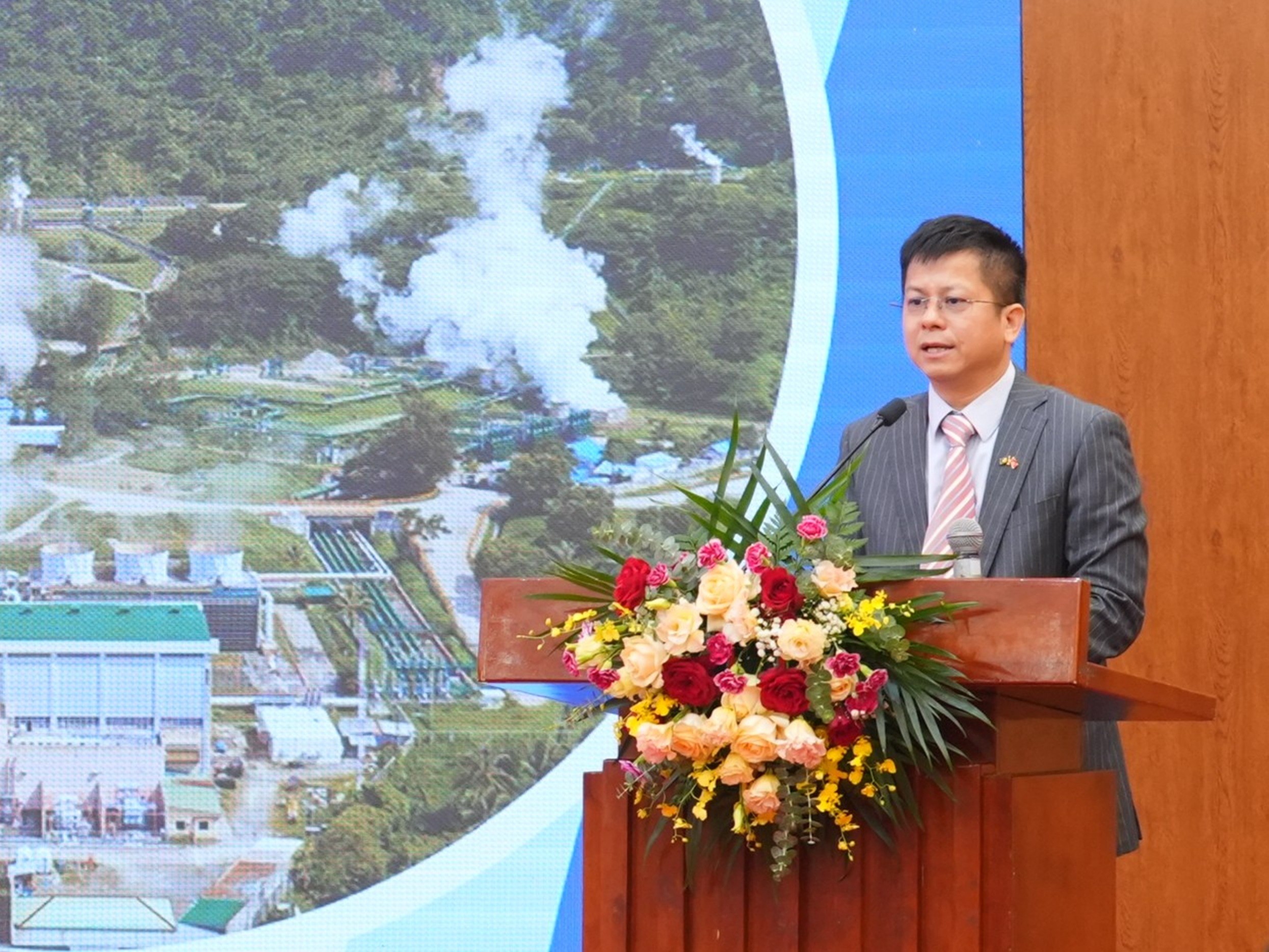 ts-phung-van-dong-pld-1750755104.JPG