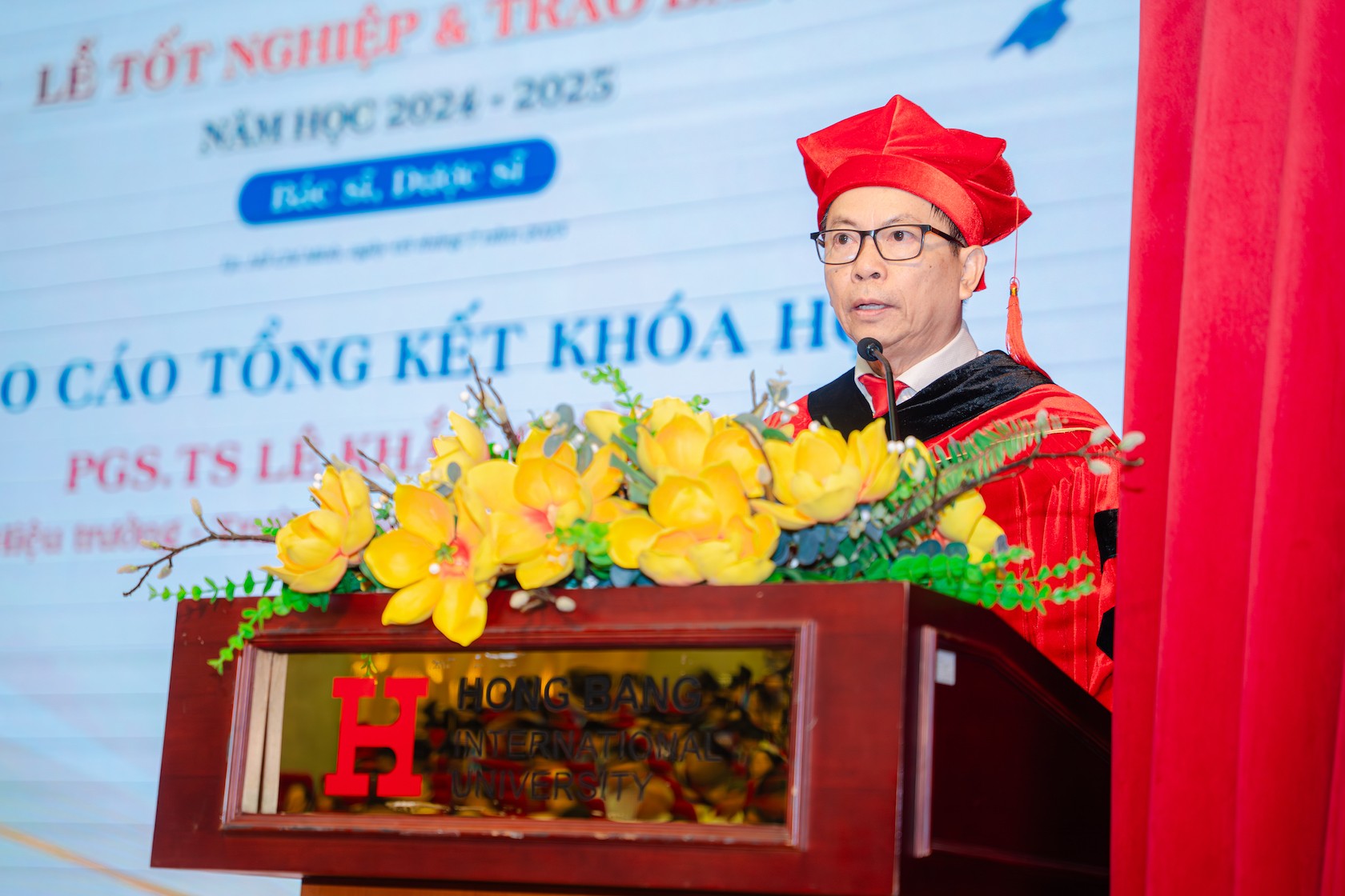 pgsts-le-khac-cuong-phat-bieu-tai-le-tot-nghiep-1751804720.JPG