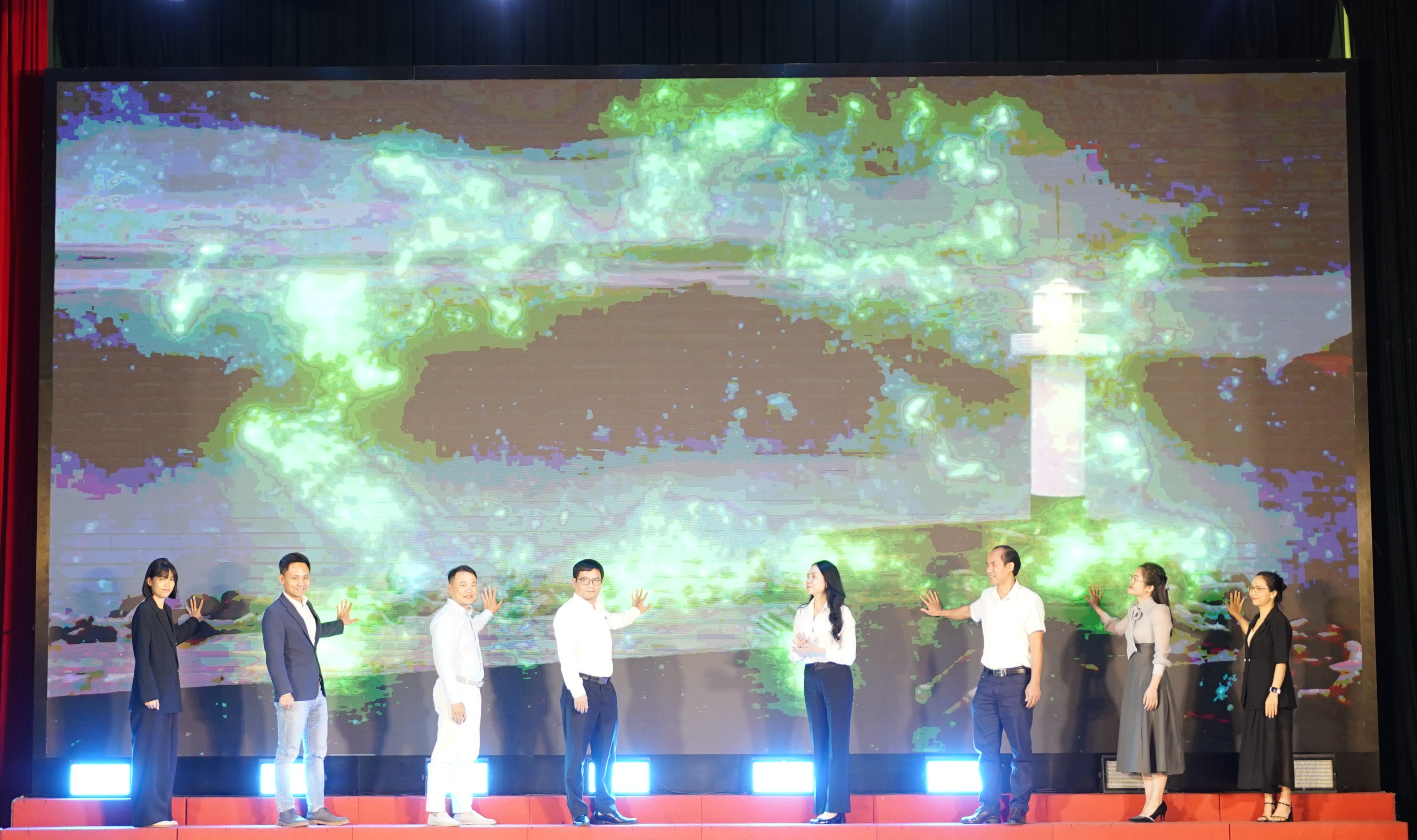 phat-dong-cuoc-thi-sinh-vien-kinh-doanh-so-2025-pld-1756388274.jpg