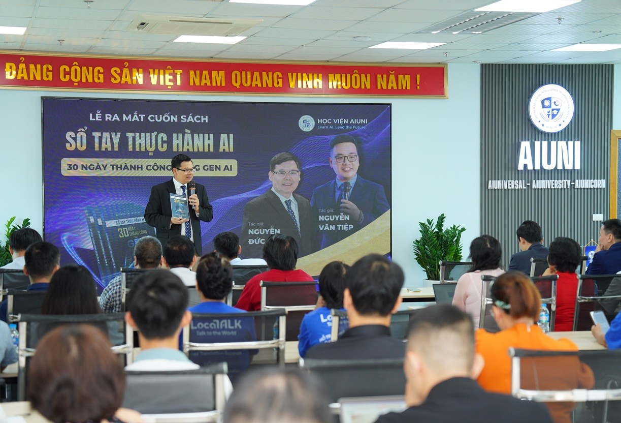 so-tay-thuc-hanh-ai-pld-1757858969.JPG