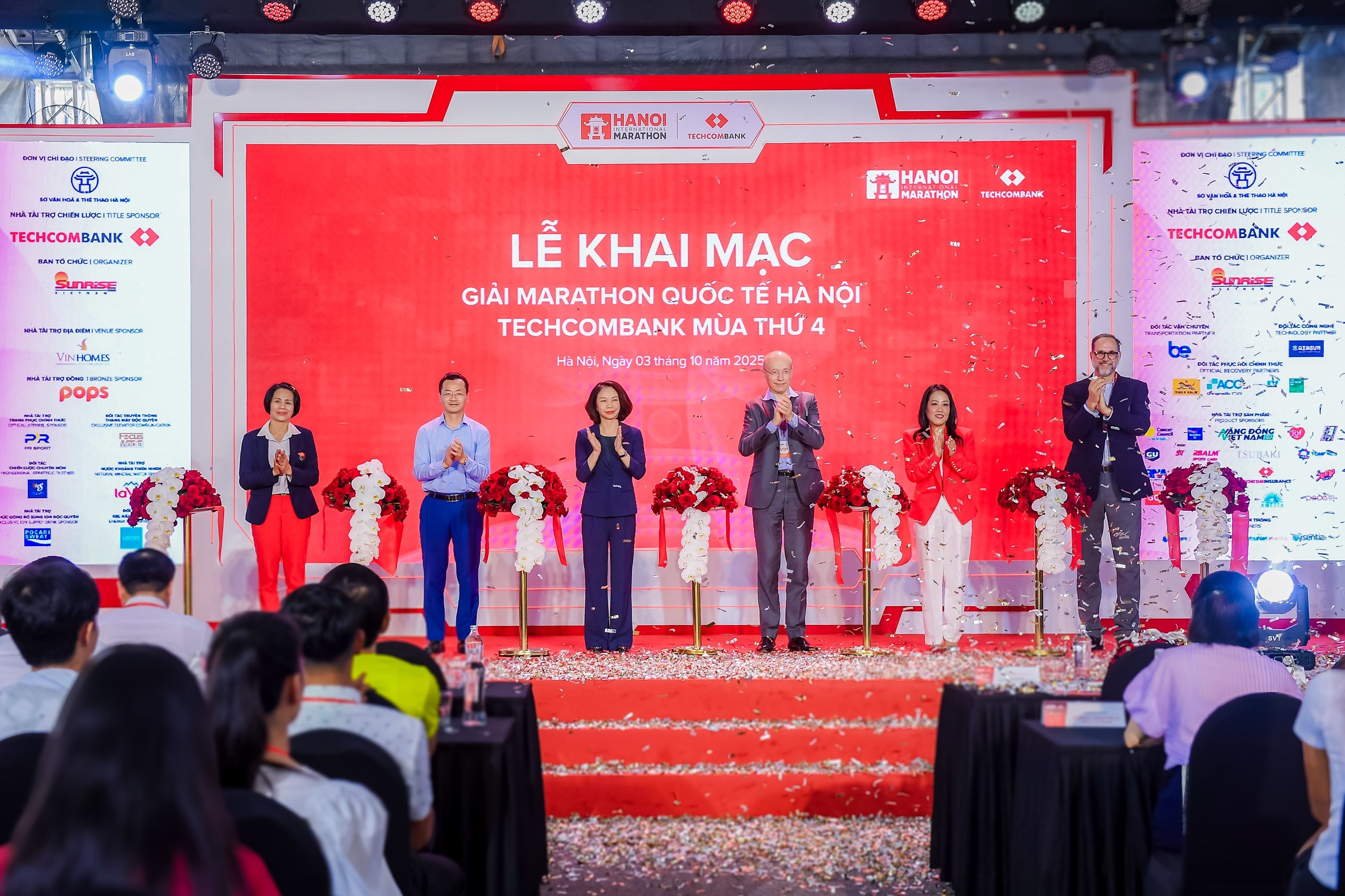 giai-marathon-quoc-te-ha-noi-techcombank-mua-thu-4-pld-1759481199.jpg