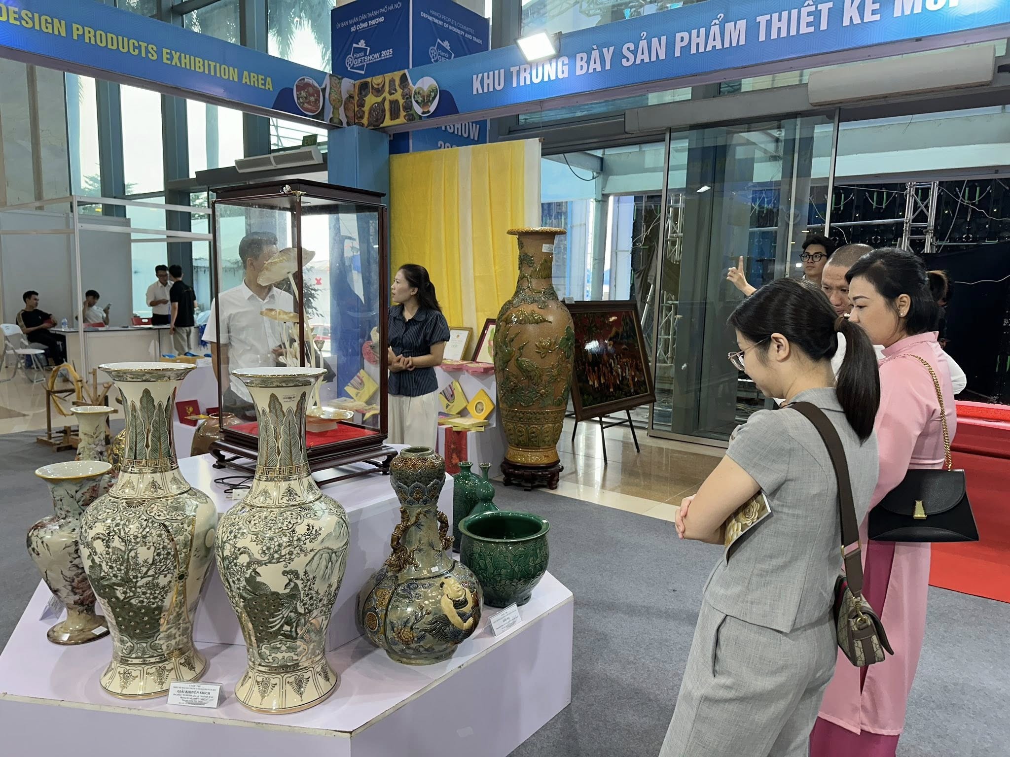 nganh-hang-thu-cong-my-nghe-pld-1760019034.jpg