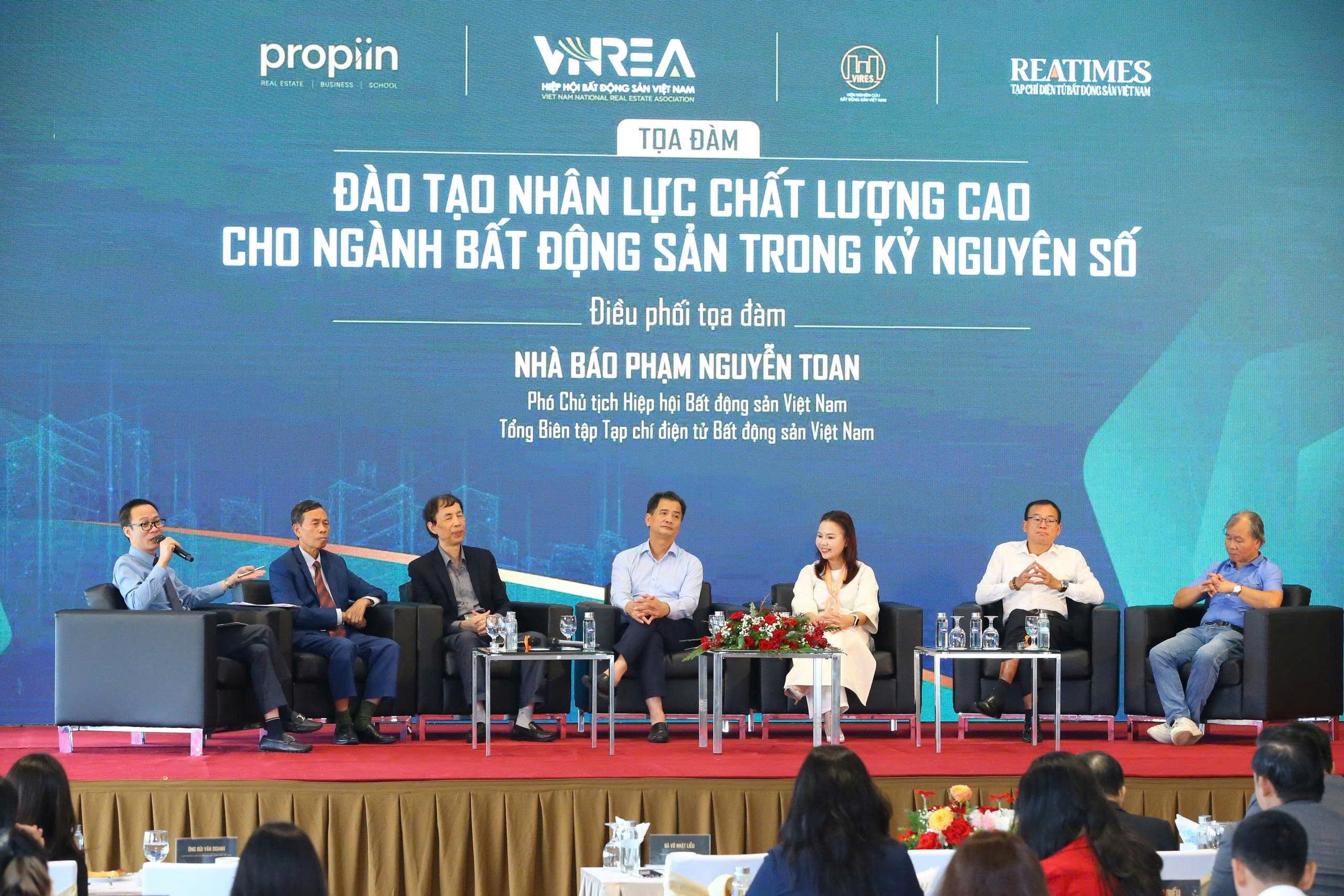 dao-tao-nhan-luc-nganh-bat-dong-san-pld-1760107747.jpg