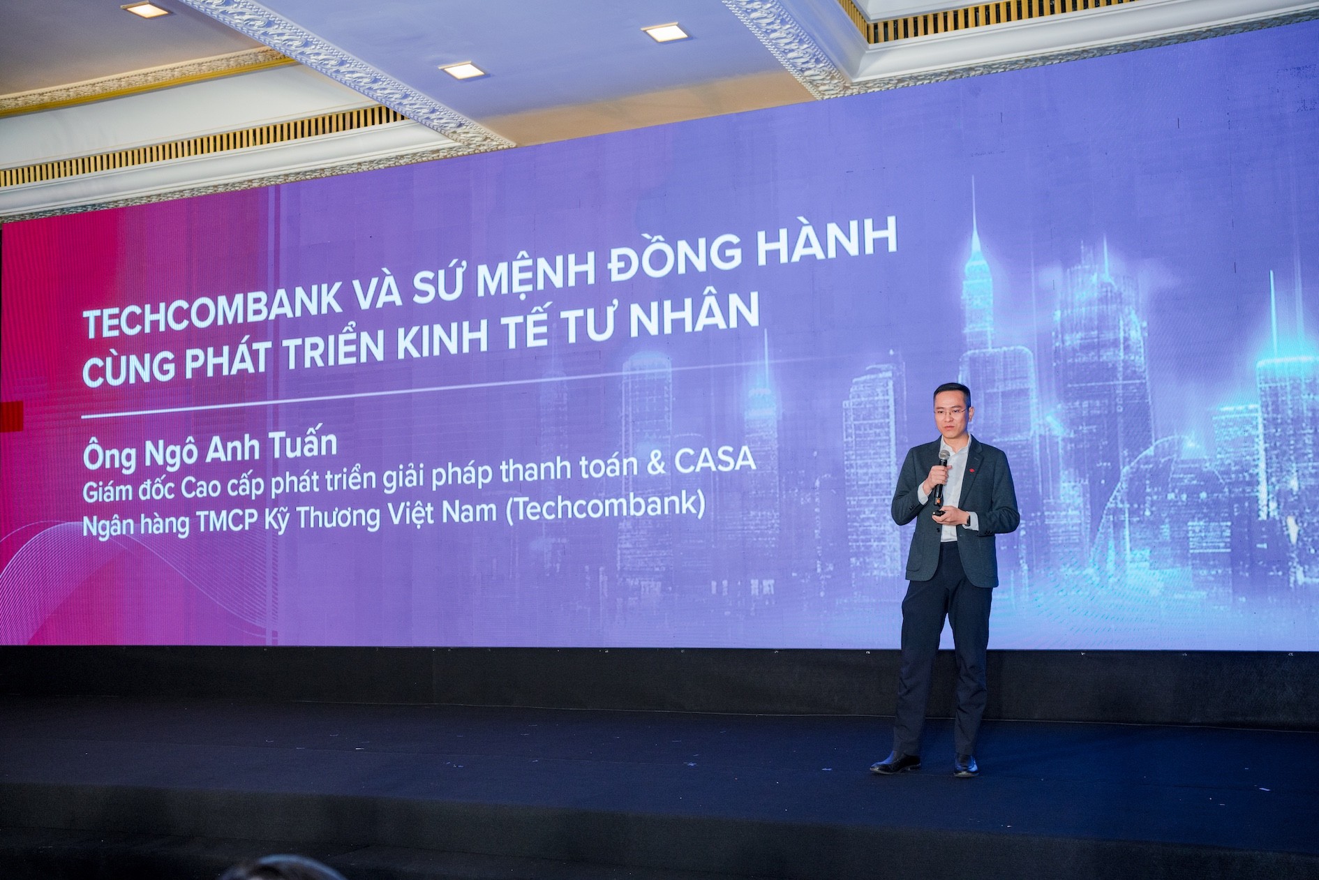 tcb-trinh-bay-giai-phap-1760951080.jpg