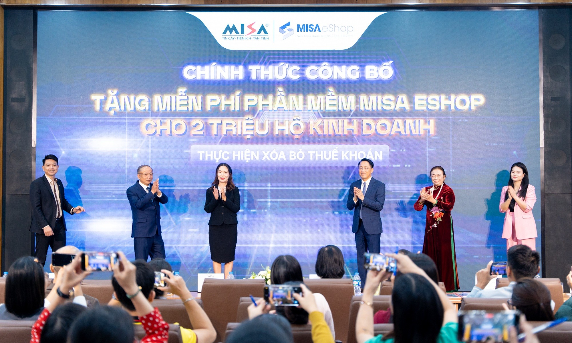 misa-pld-1761190246.jpg