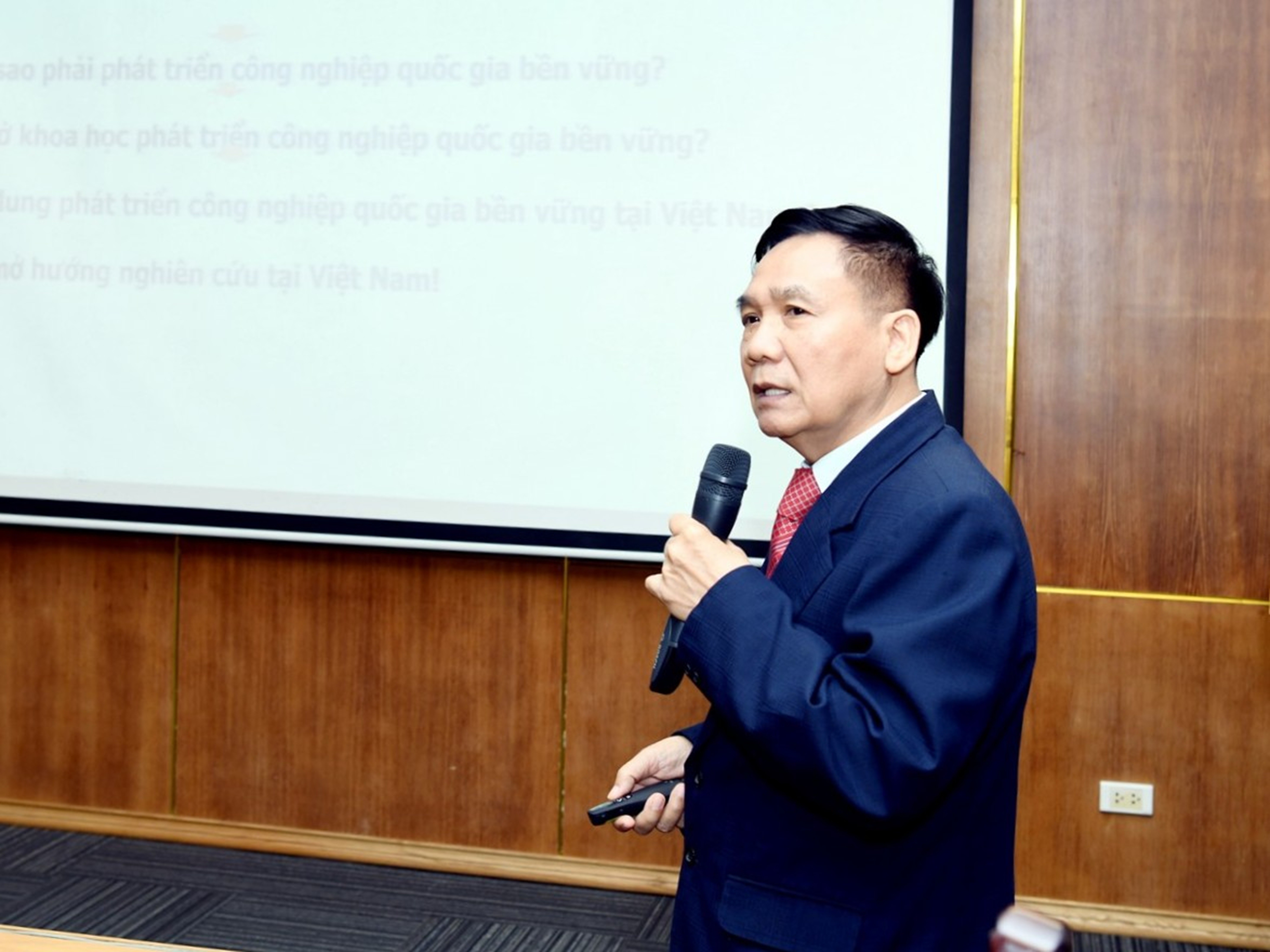 pgsts-nguyen-thua-loc-pld-1761309380.jpg