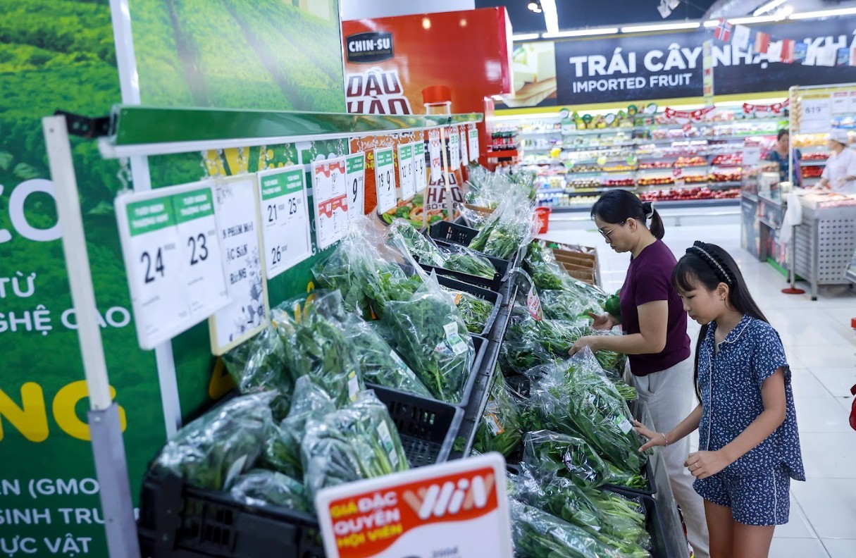 winmart-mang-trai-nghiem-tieu-dung-hien-dai-den-sieu-hoi-cho-6-nhat2-1761453202.jpg