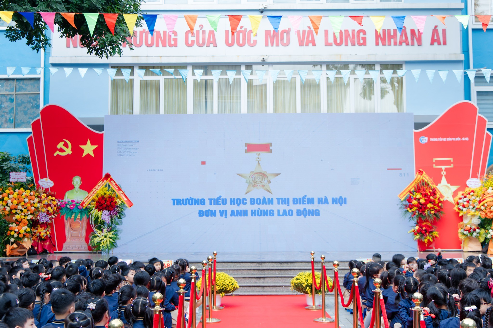 truong-tieu-hoc-doan-thi-diem-ha-noi-don-nhan-danh-hieu-anh-hung-lao-dong-pld-1769599107.jpg
