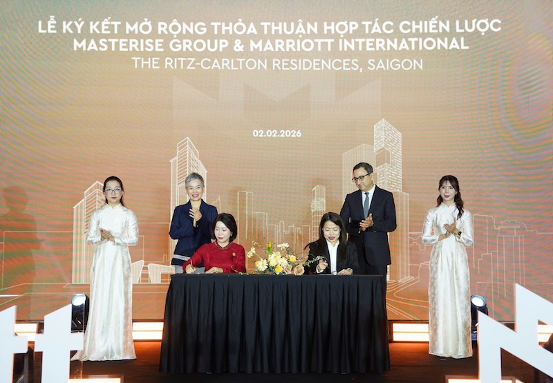 2-hinh-ky-ket-2-le-ky-ket-du-an-the-ritz-carlton-residences-saigon-1770385384.JPG
