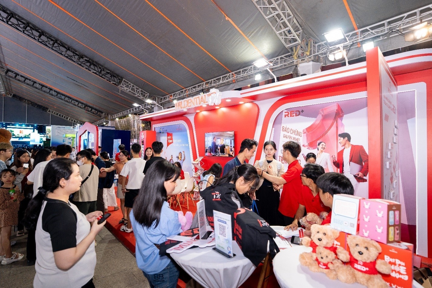 gian-hang-cua-prudential-viet-nam-pld-1780920144.jpg