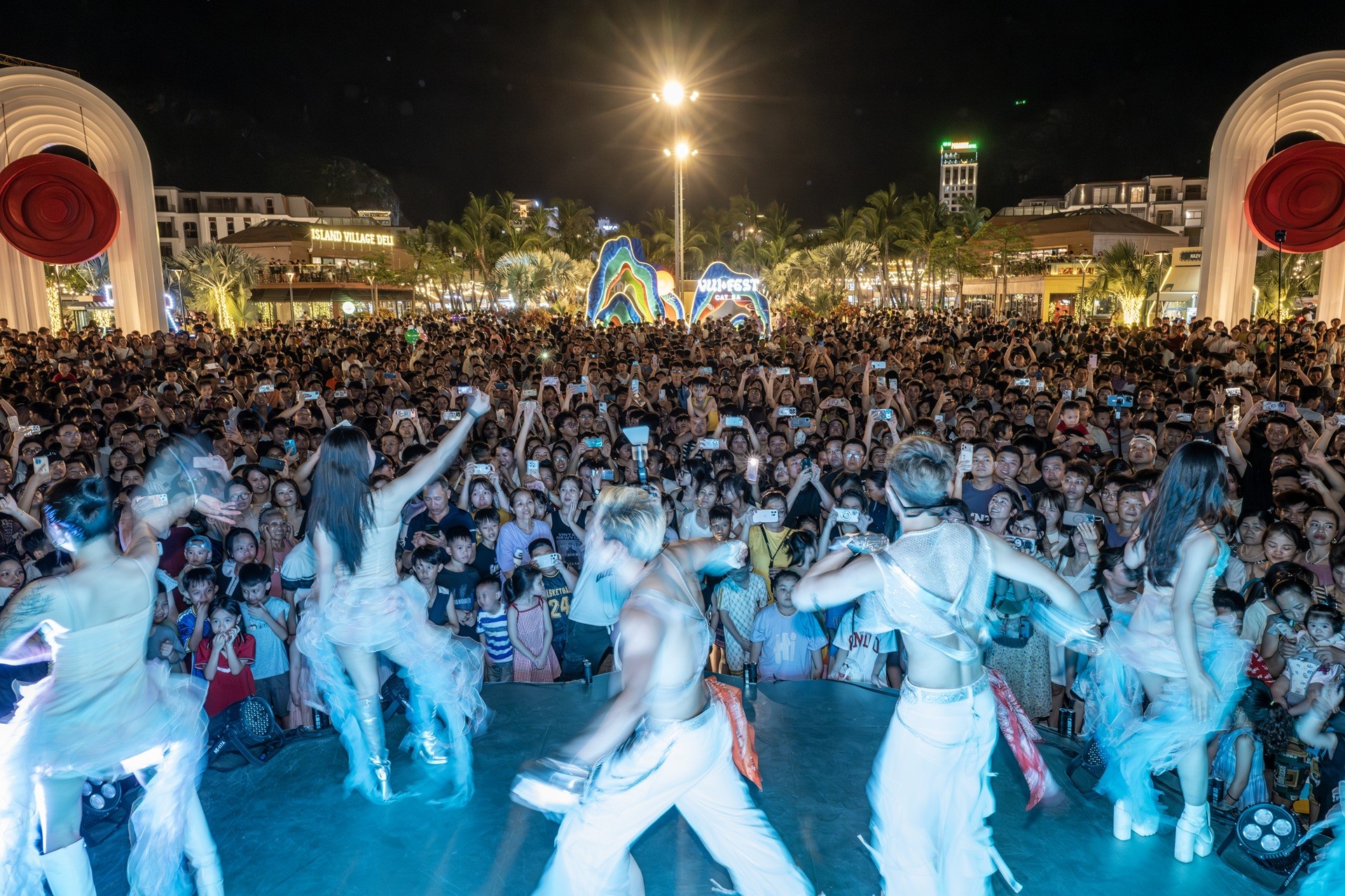 4vui-fest-xanh-island-1781061641.jpg