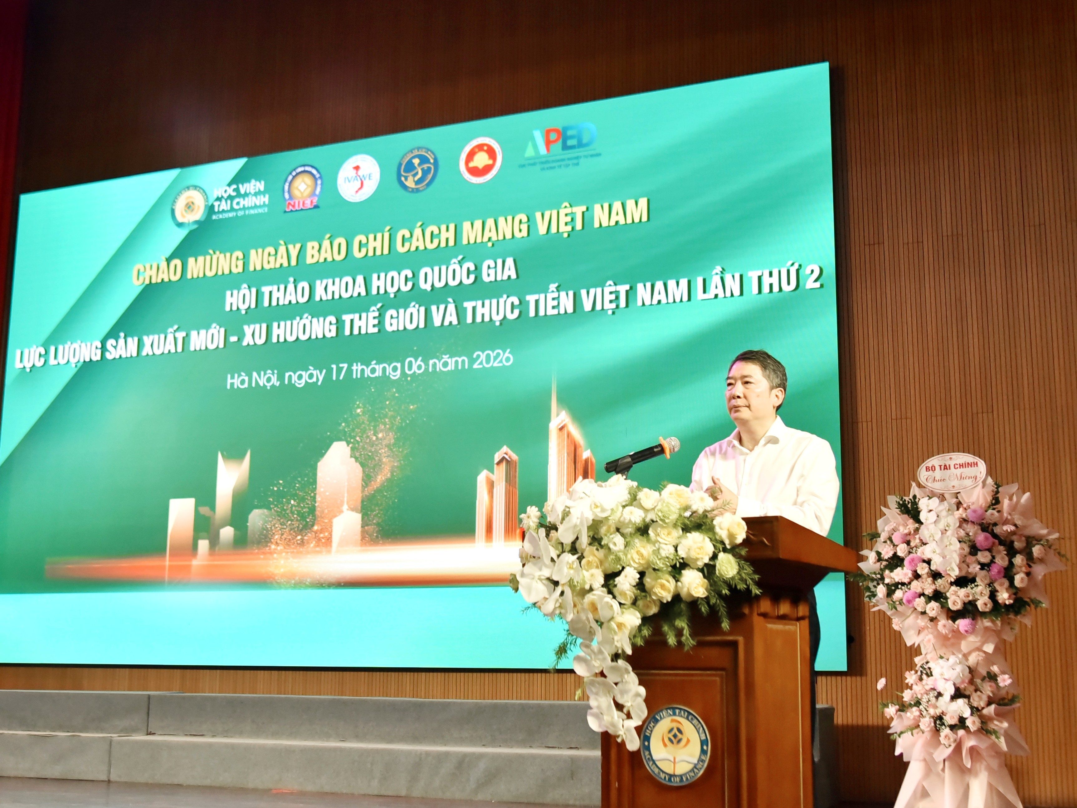 thu-truong-bo-tai-chinh-cao-anh-tuan-pld-1781693000.JPG