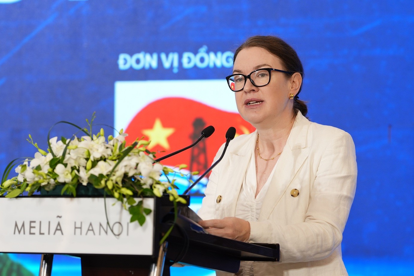 dai-su-ireland-tai-viet-nam-deirdre-ni-fhalluin-pld-1782347180.JPG