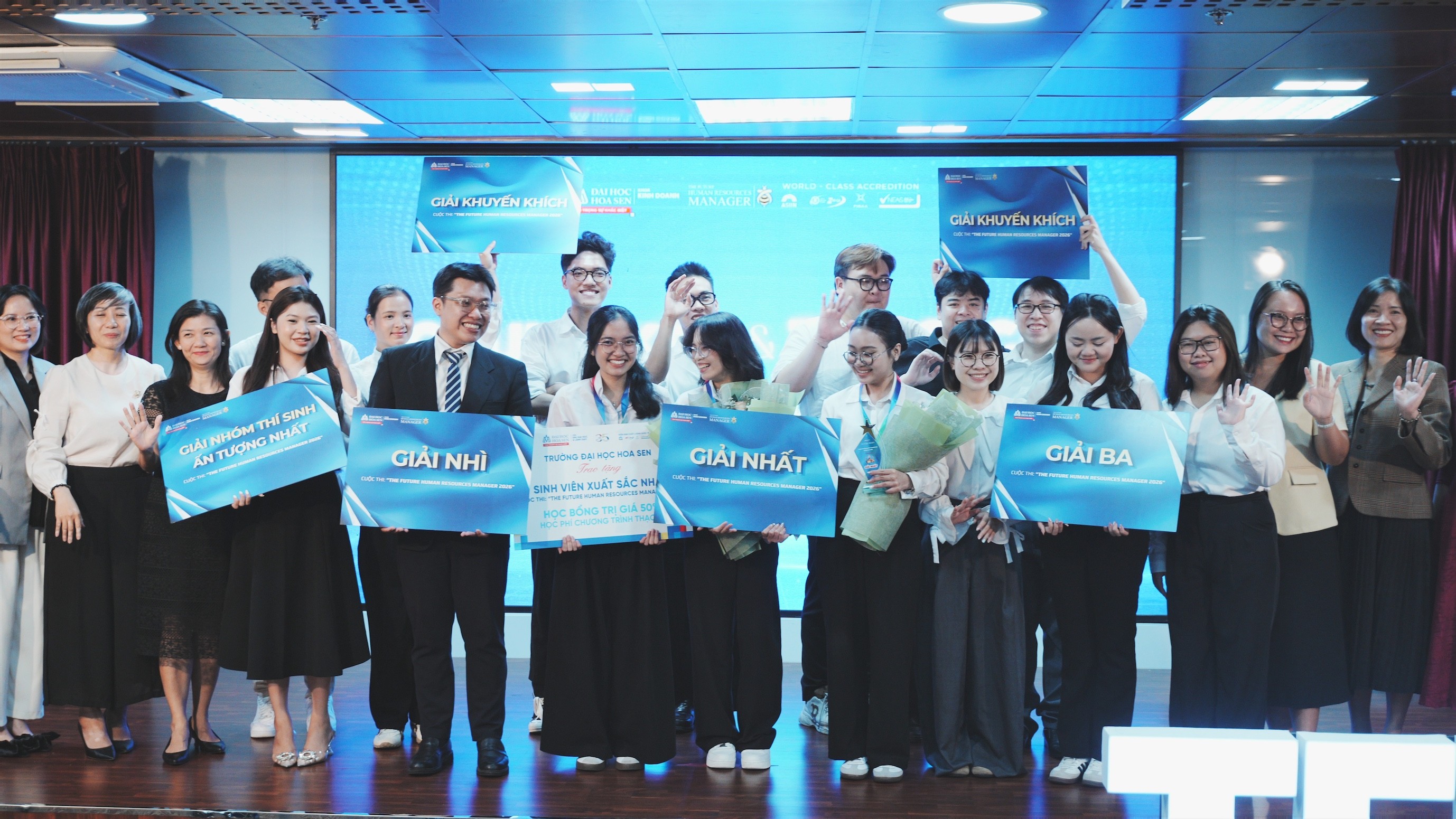 cac-chuyen-gia-cho-rang-cac-nhom-thi-sinh-da-nhin-duoc-dung-van-de-thuc-tien-dong-thoi-cac-giai-phap-sang-tao-va-co-tiem-nang-tiep-tuc-phat-trien-de-ung-dung-trong-doanh-nghiep-1783815250.JPG