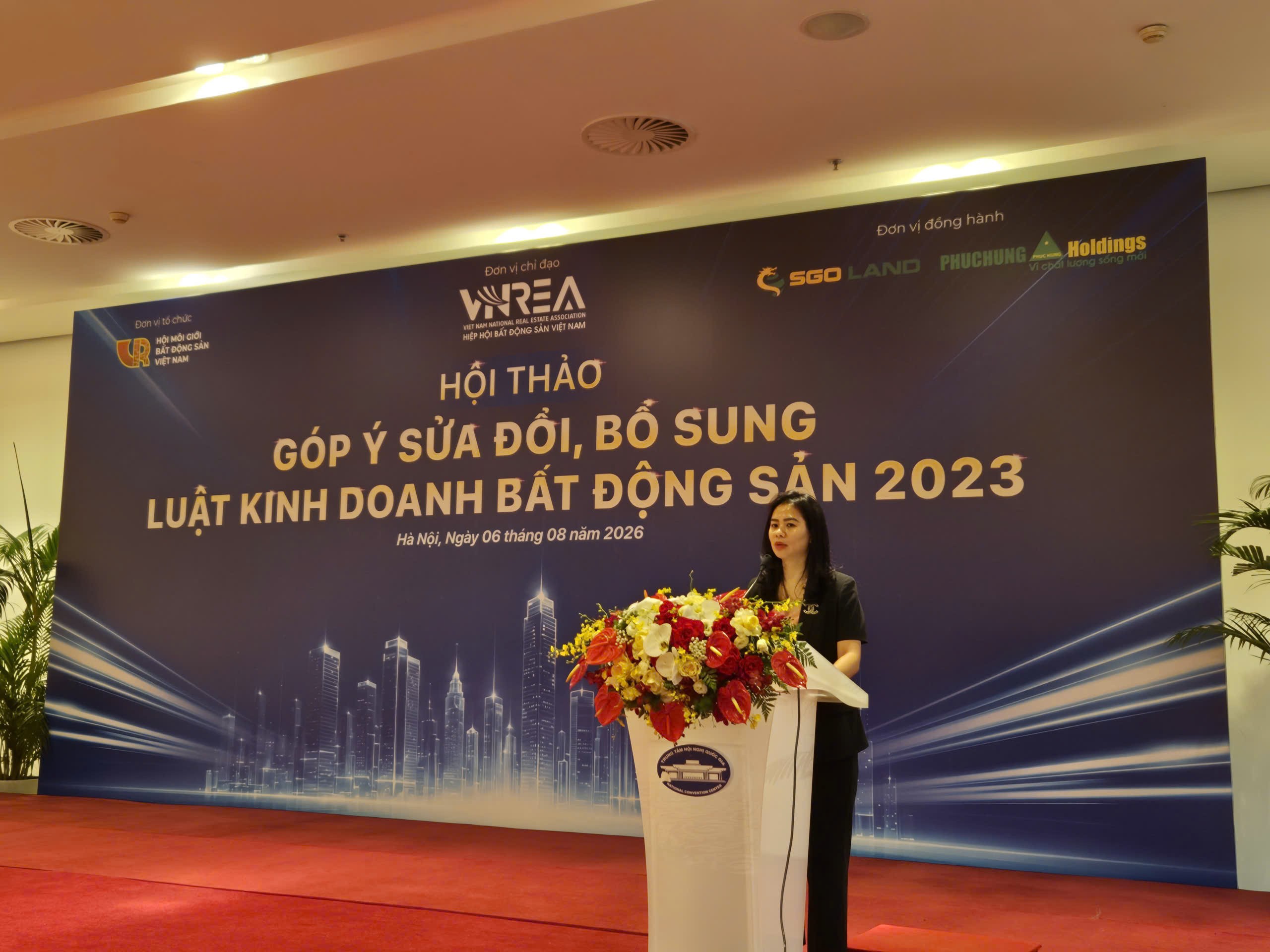 ba-hoang-thu-hang-pld-1785998427.jpg