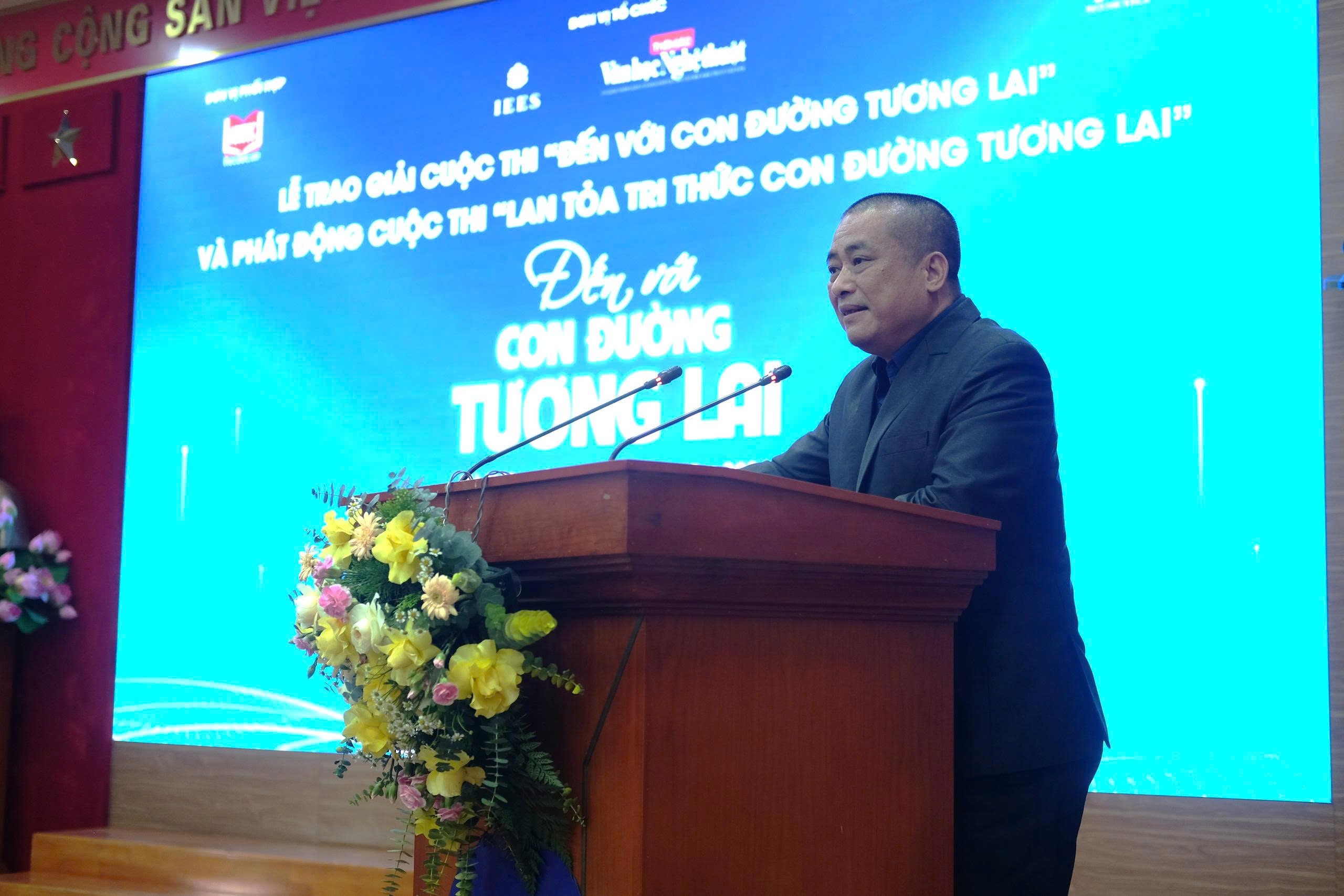 nha-van-nguyen-xuan-tuan-pld-1787145895.jpg