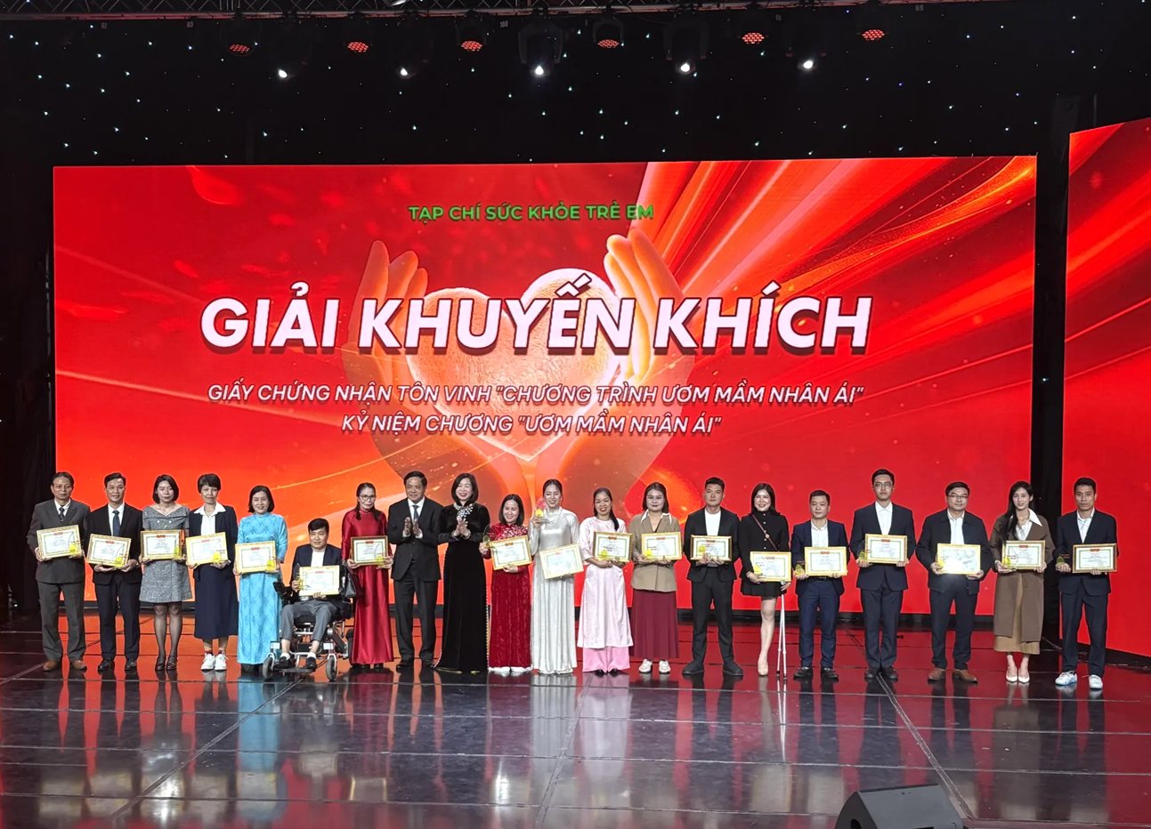 uom-mam-nhan-ai-pld-1787213690.png