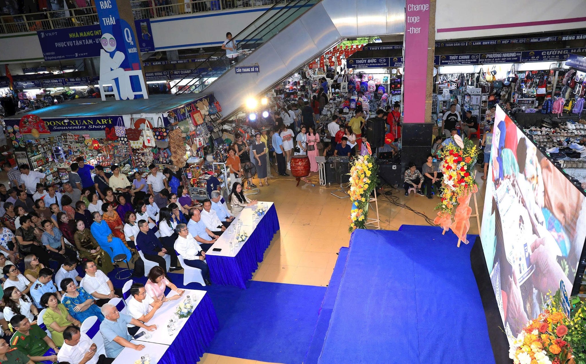 cho-chuyen-doi-so-1787930690.jpg