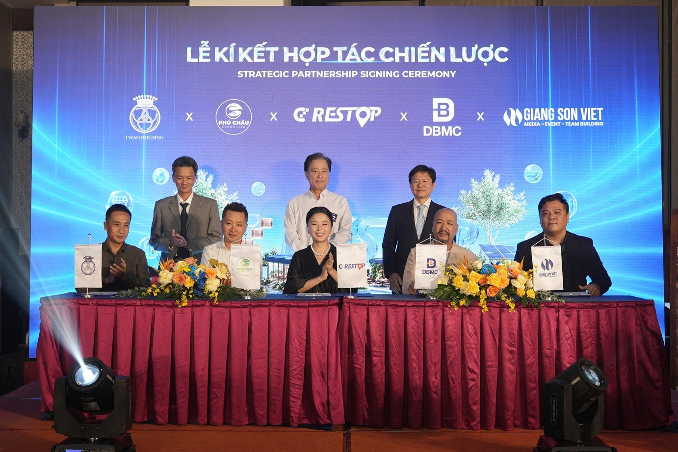 cd-restop-1788967247.JPG
