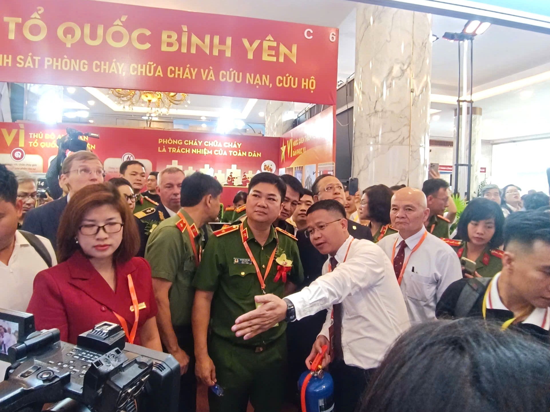 song-hong-1789045042.jpg