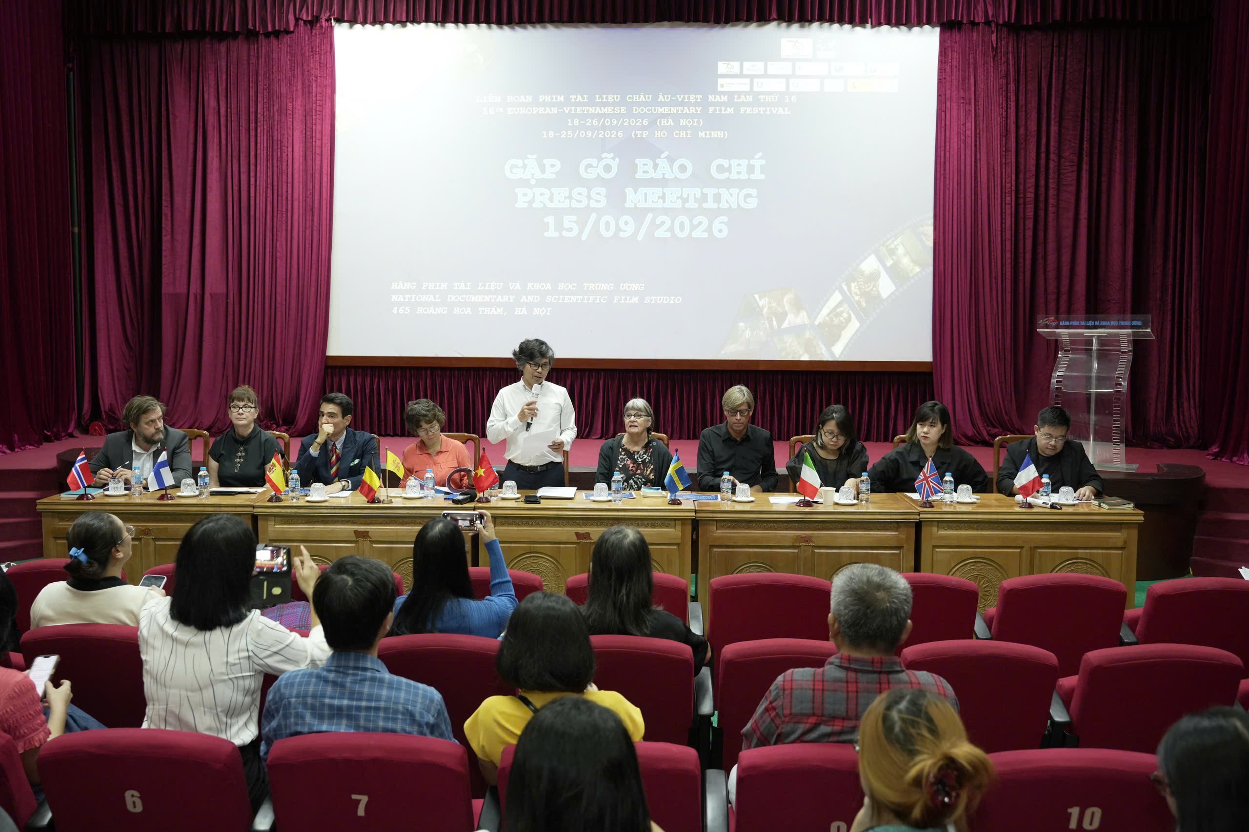 phim-tai-lieu-1789484662.jpg