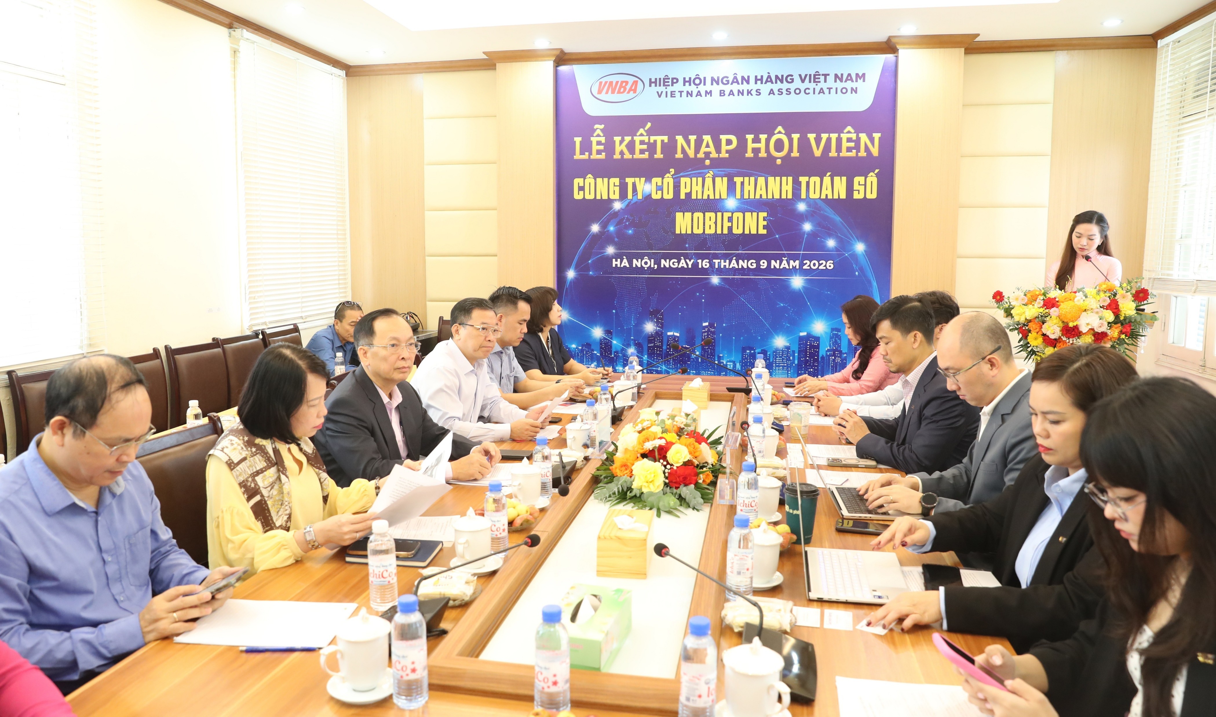 le-ket-nap-mdp-lam-hoi-vien-chinh-thuc-cua-hiep-hoi-ngan-hang-viet-nam-1789713265.jpg