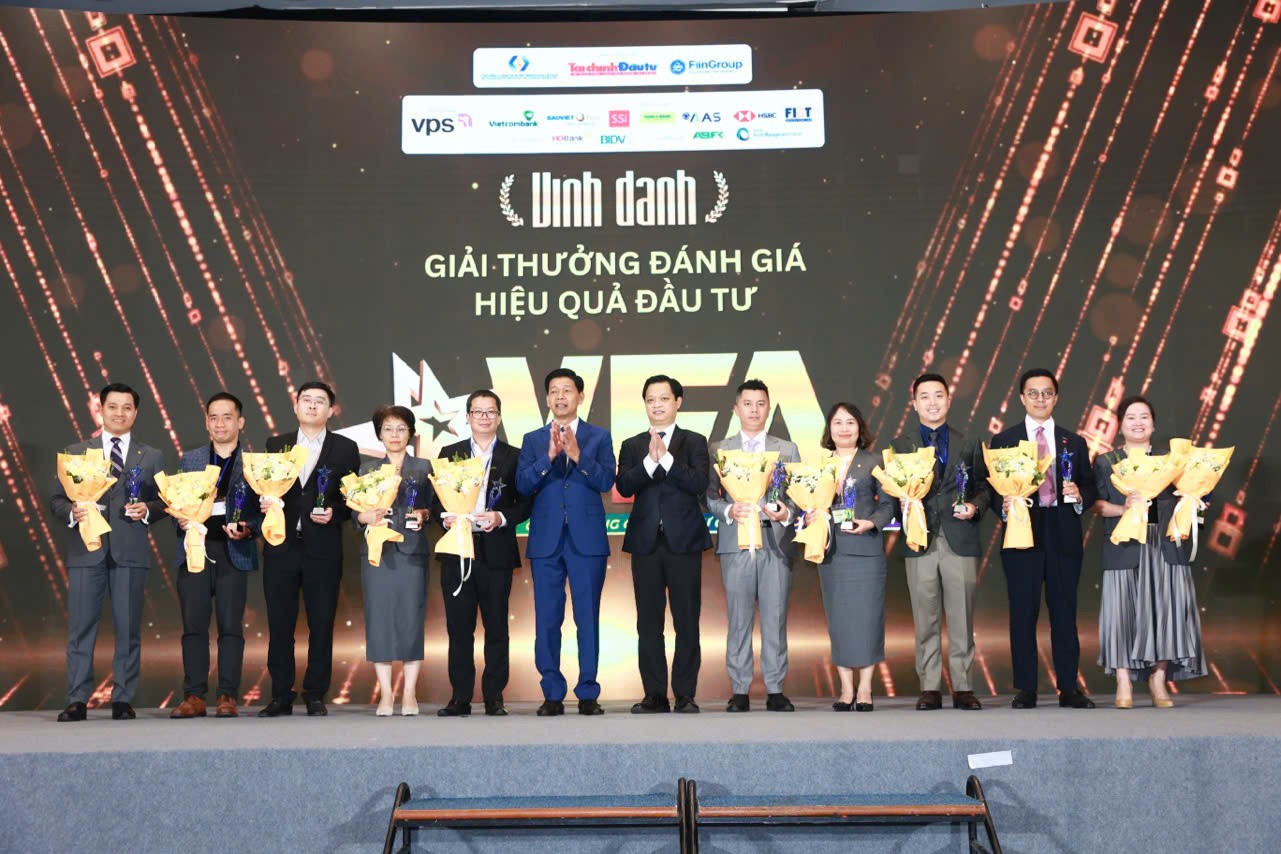 giai-thuong-danh-gia-hieu-qua-dau-tu-1790087041.jpg