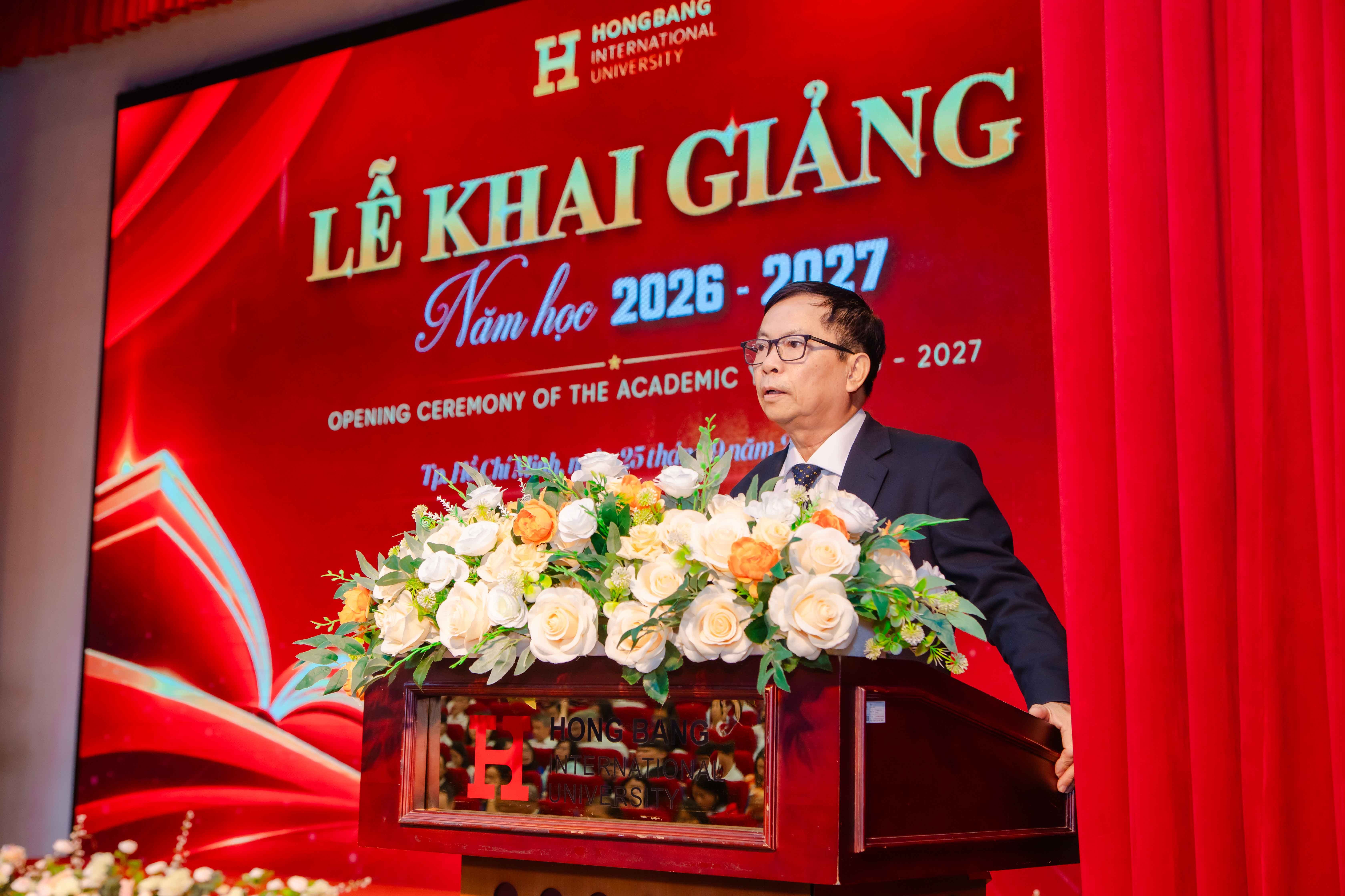 pgsts-le-khac-cuong-pho-hieu-truong-hiu-bao-cao-ket-qua-nam-hoc-2025-2026-va-phuong-huong-nam-hoc-2026-2027-1790327605.JPG