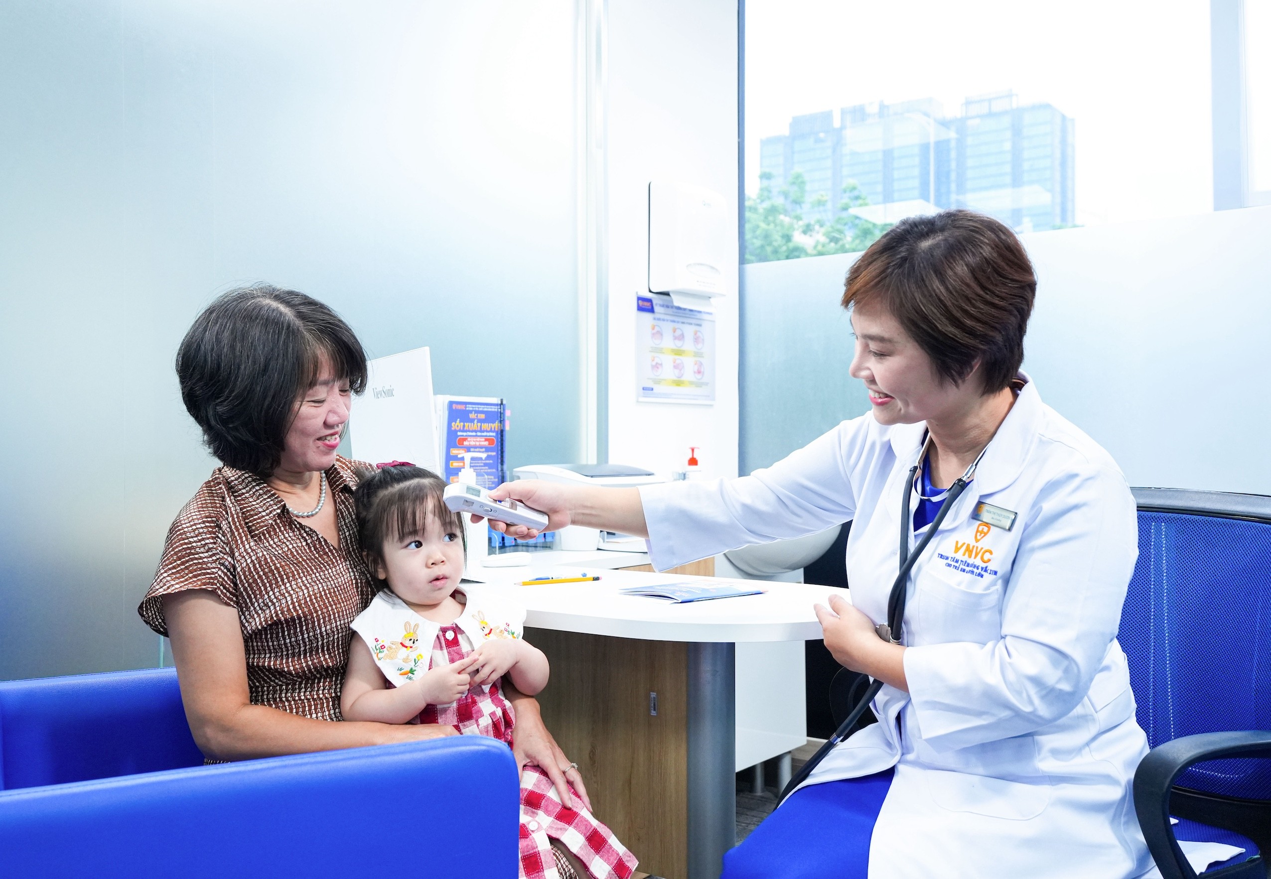 vnvc-tiem-vac-xin-tay-chan-mieng-3-1790342499.jpg