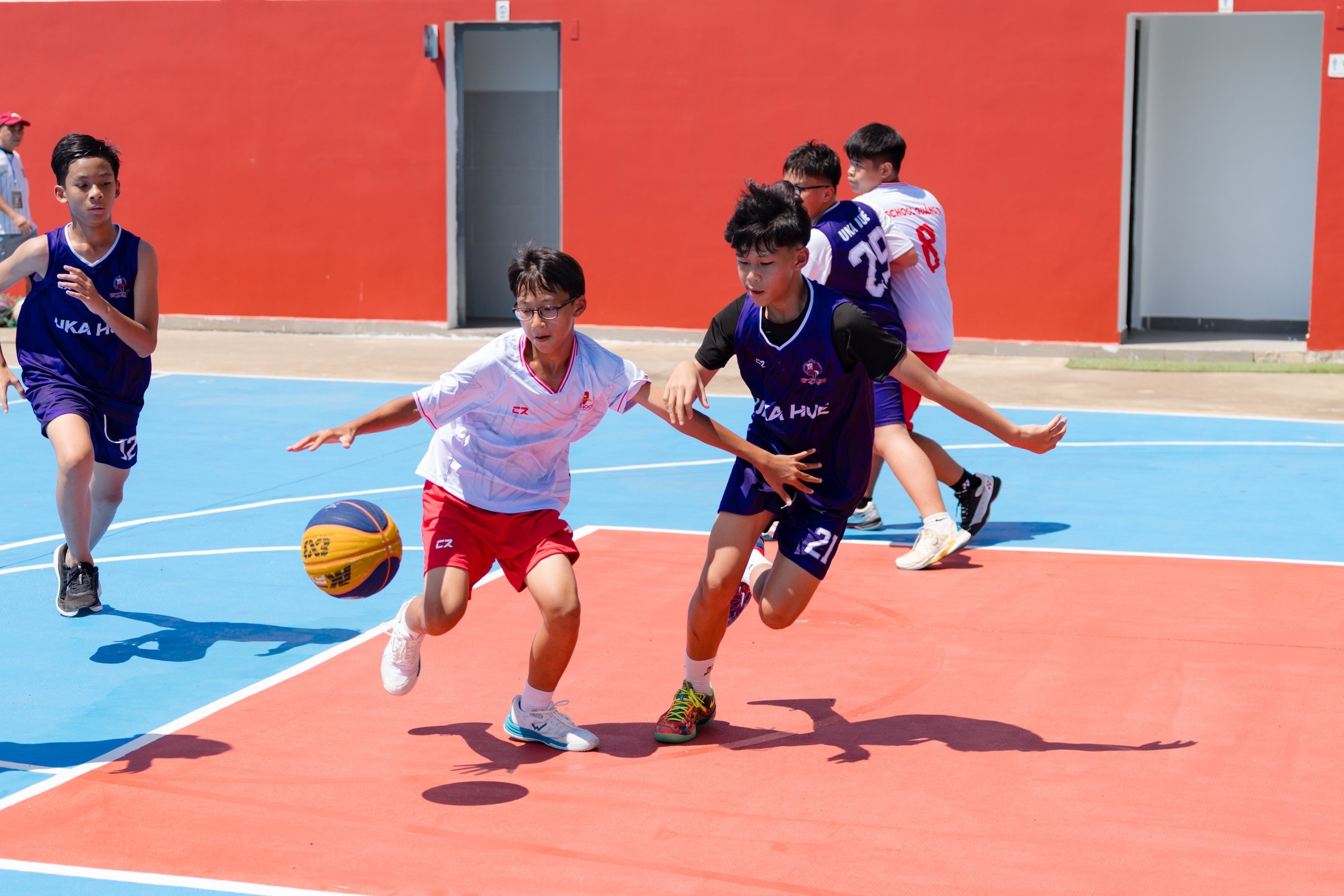 khong-khi-tranh-tai-soi-noi-tai-cac-noi-dung-thi-dau-cua-uka-ischool-olympics-2026-1791194397.jpg