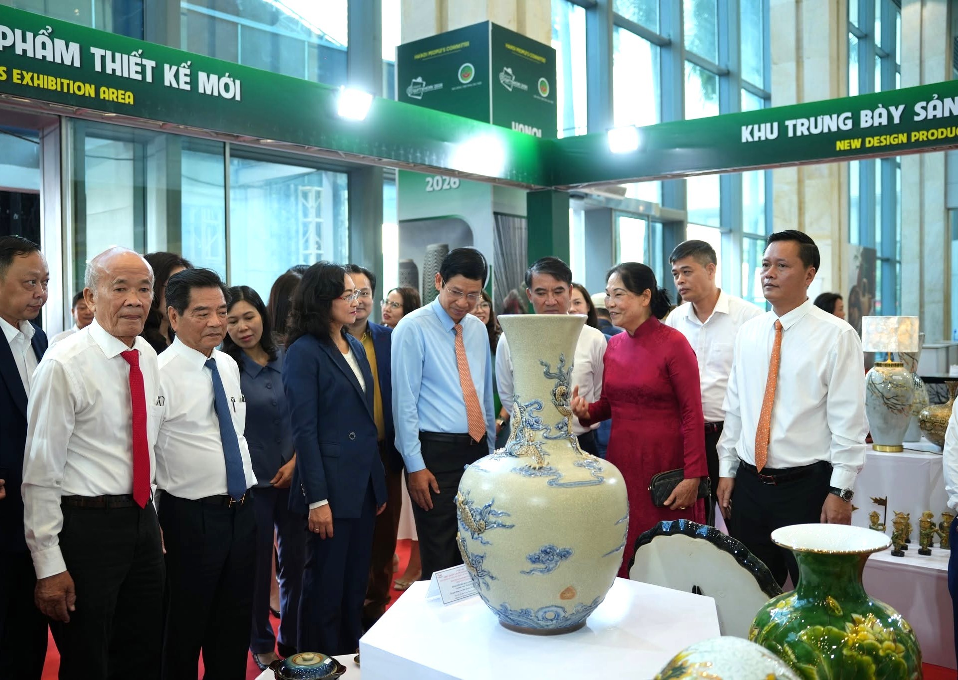 hang-thu-cong-my-nghe-1791467502.jpg