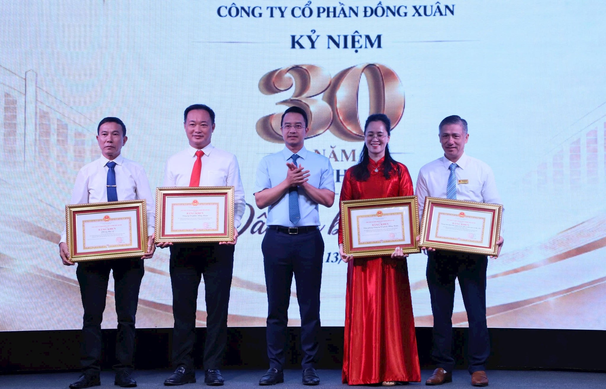 cong-ty-cp-dong-xuan-2-1791891127.jpg