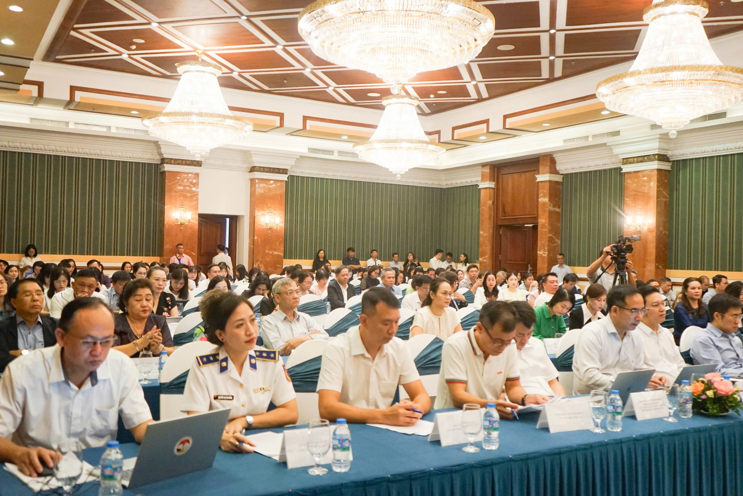 luat-ban-quyen-tac-gia-1792056906.jpg