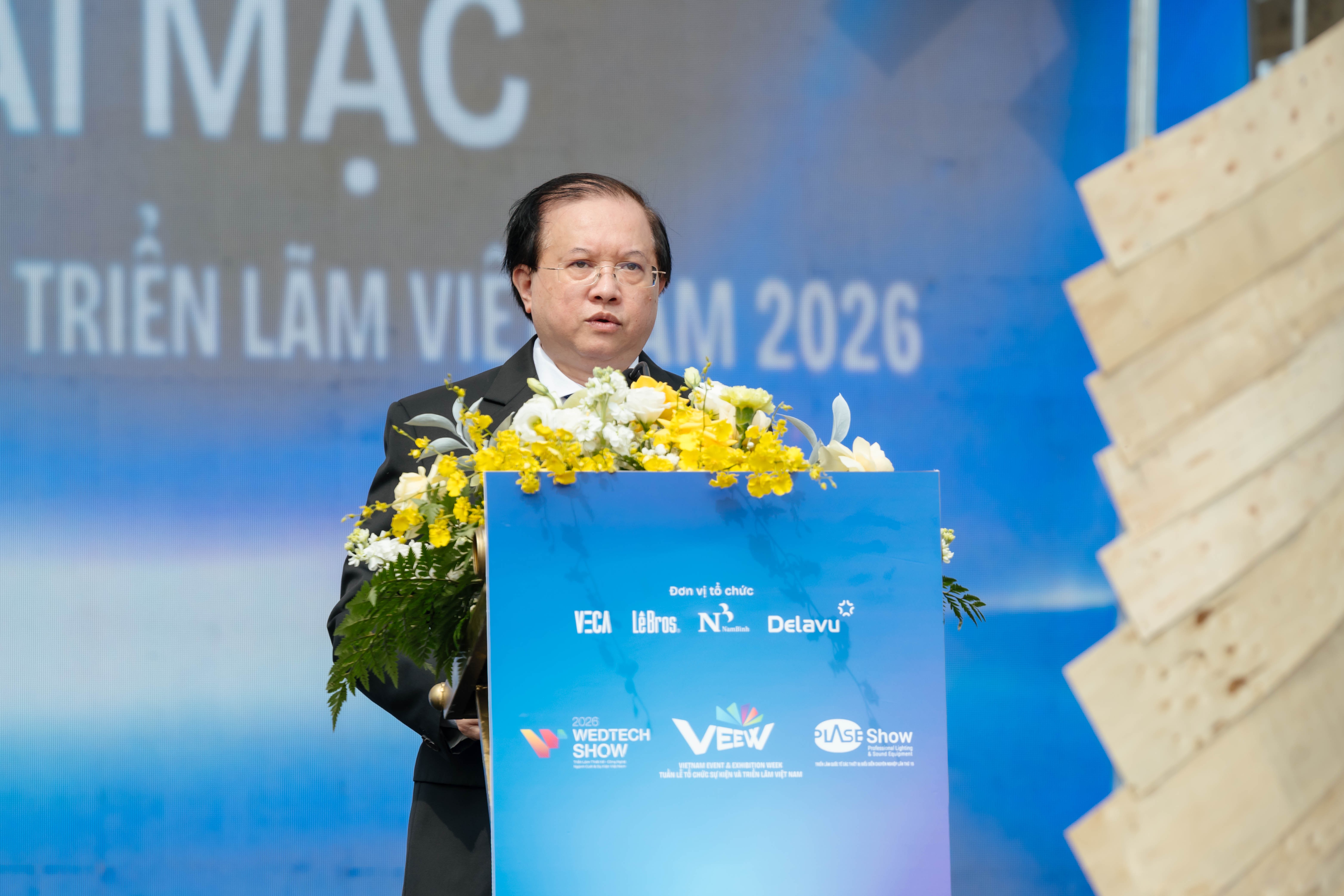 thu-truong-bo-van-hoa-the-thao-va-du-lich-ta-quang-dong-1792226586.jpg