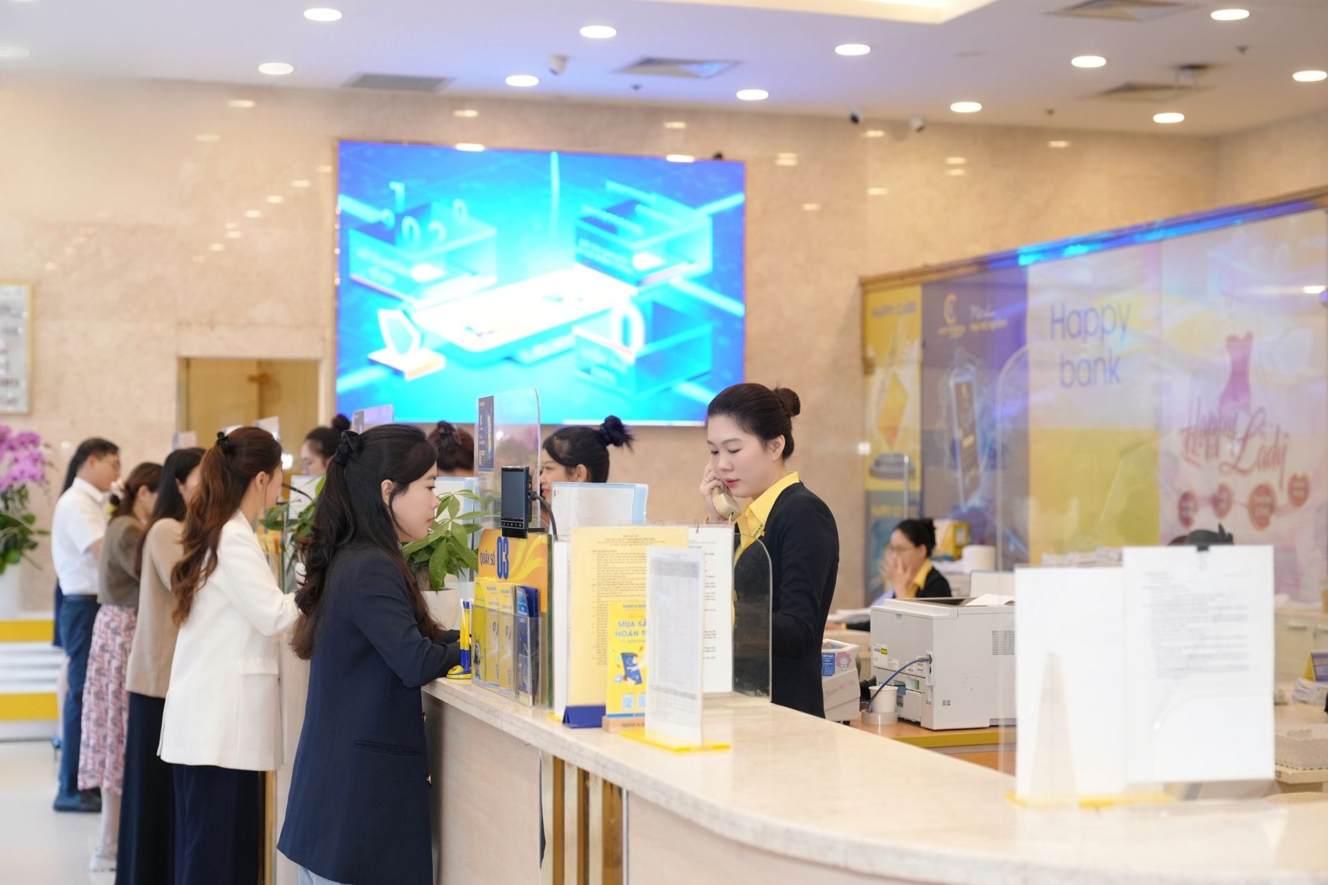 nam-a-bank3-1952-1792463273.jpg
