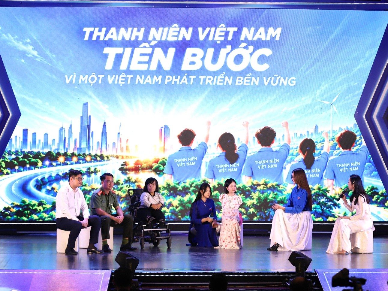 thanh-nien-viet-nam-1792734275.jpg