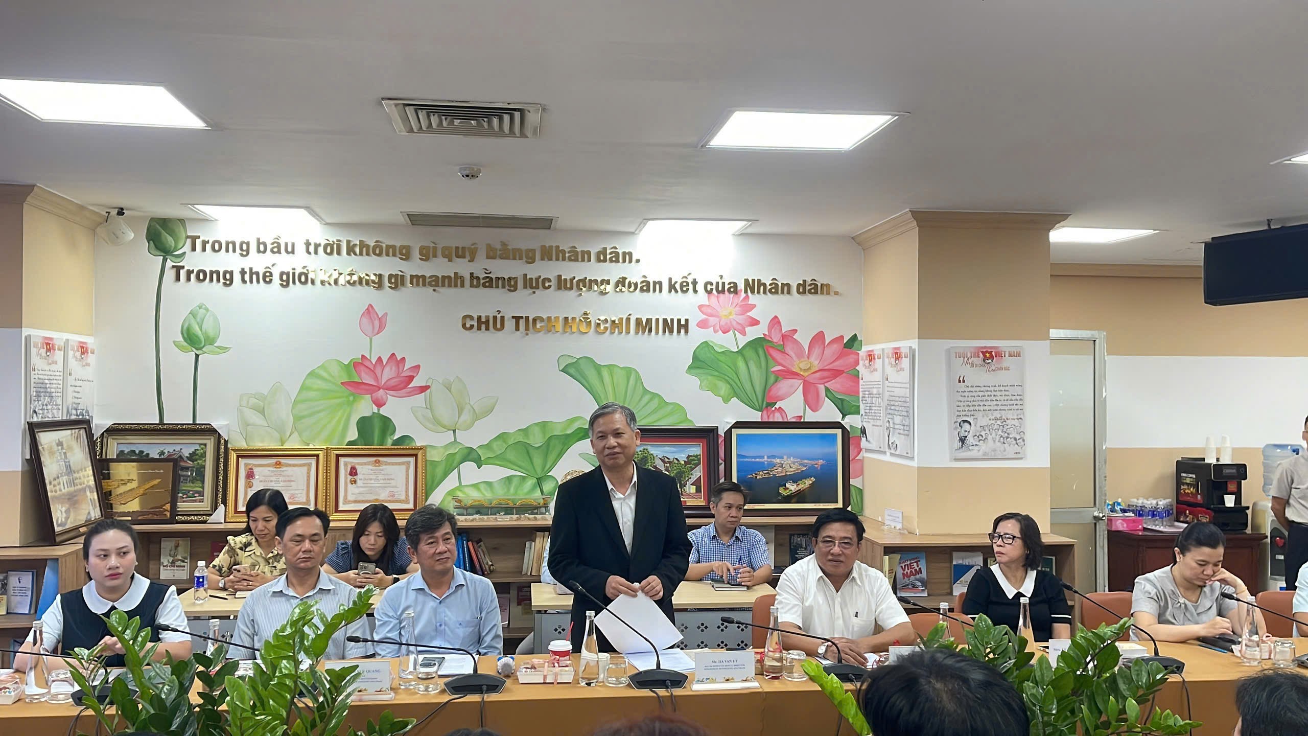 ong-ha-van-ut-1792820023.jpg