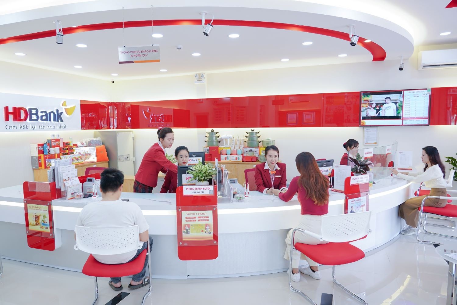 hdbank-1758678935.jpg