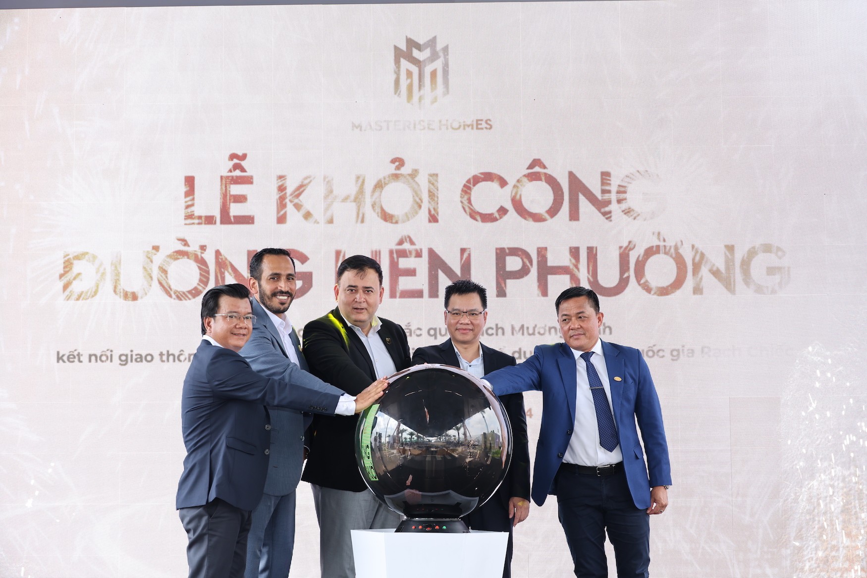 hinh-1-the-global-city-khoi-cong-lien-phuong-kich-hoat-nghi-le-1728542672.JPG