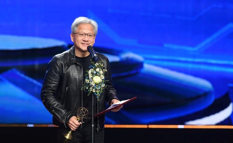 ceo-nvidia-jensen-huang-la-dong-chu-nhan-cua-giai-thuong-chinh-vinfuture-2024-1738291961.jpg