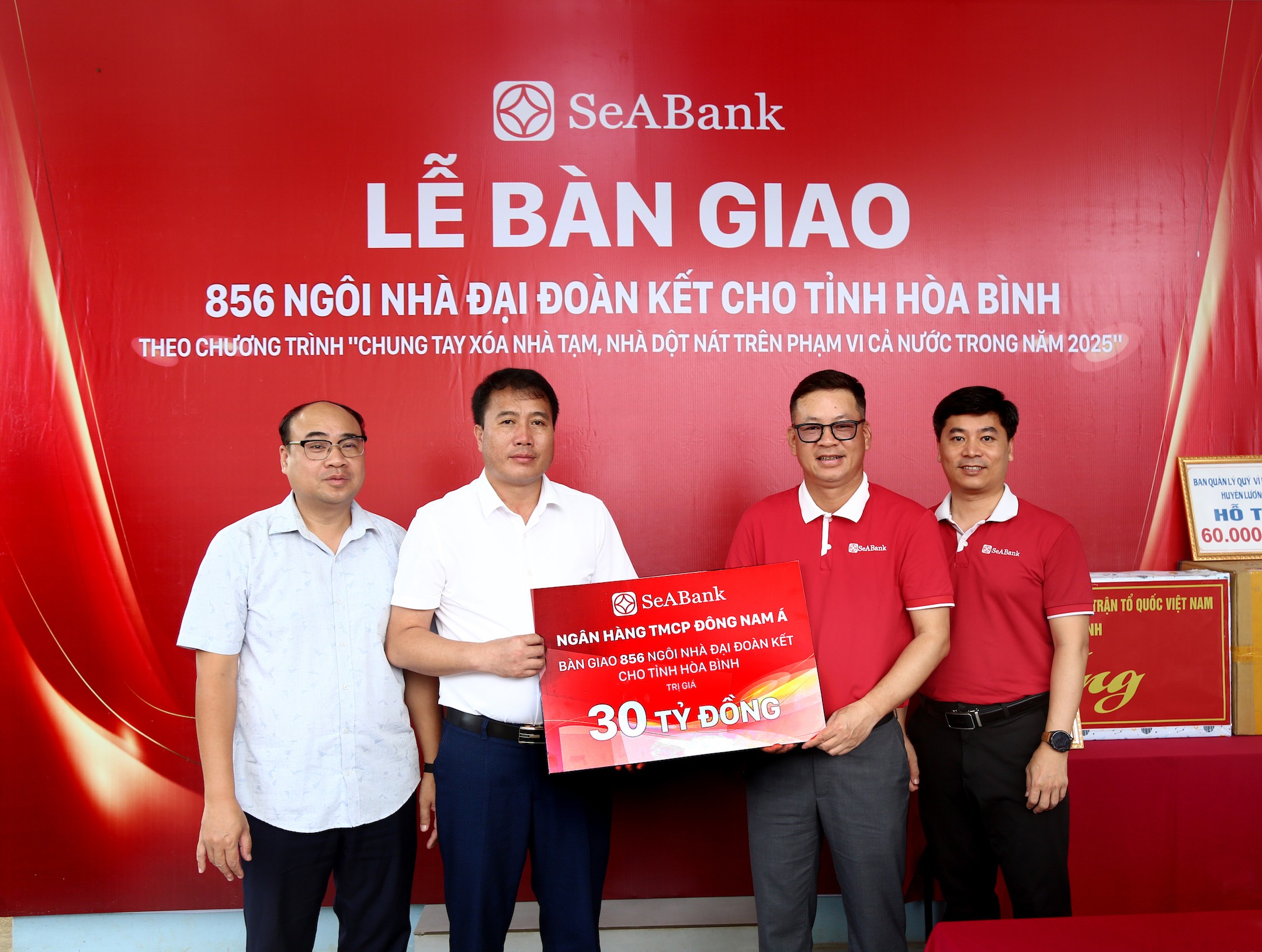 seabank-ban-giao-nha-cho-tinh-hoa-binh-1748233273.JPG