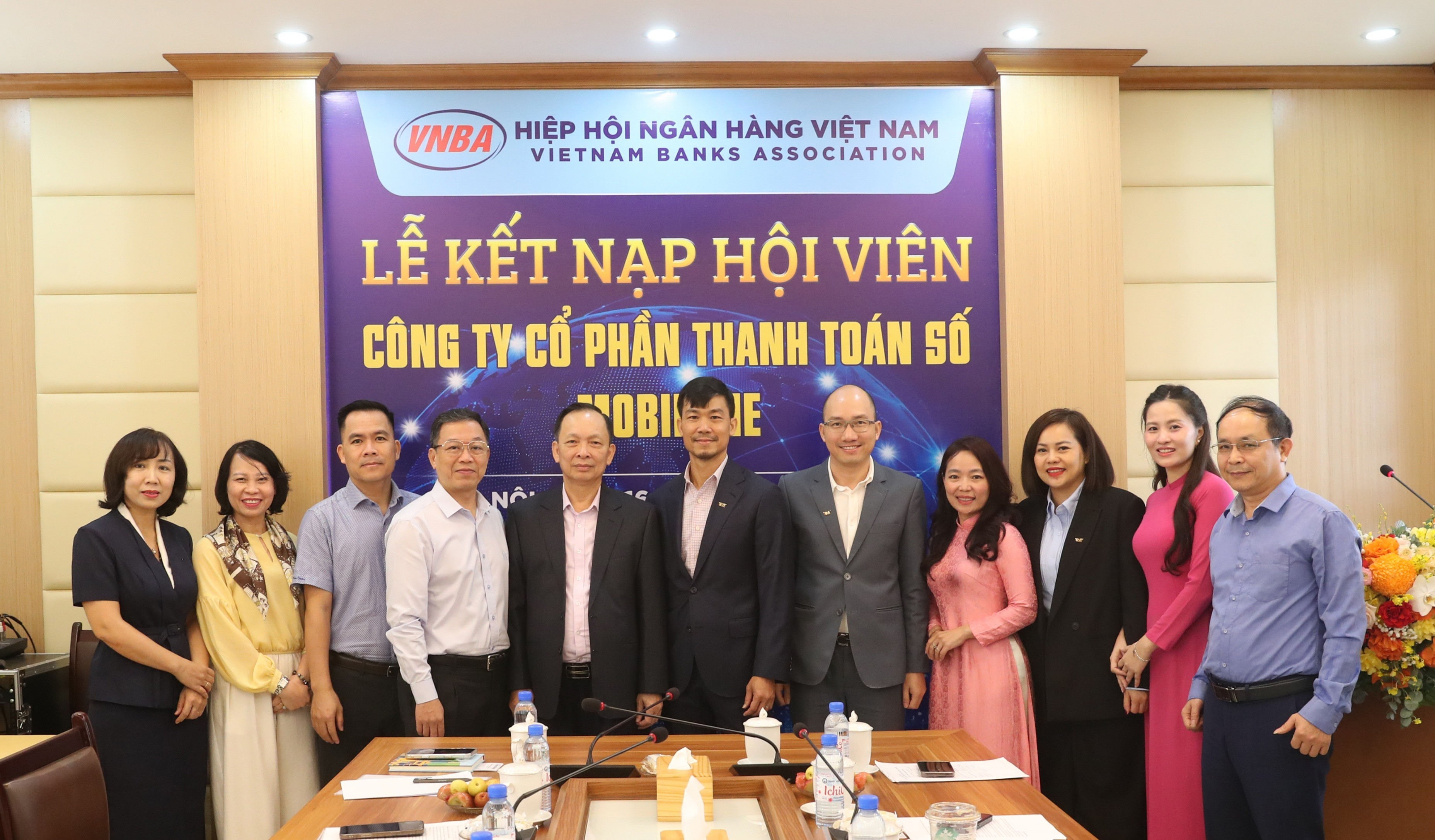 dai-dien-vnba-va-mdp-chup-anh-luu-niem-1789713247.jpg